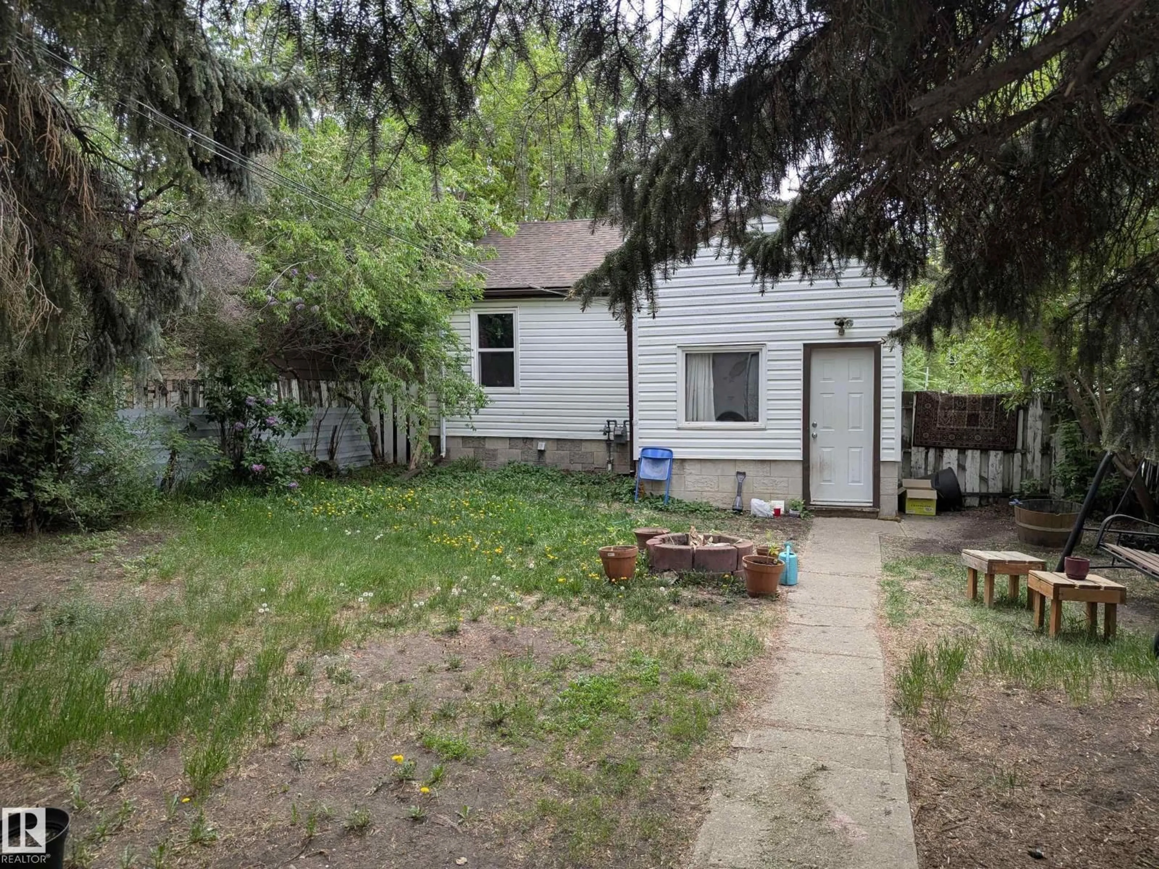 Unknown for 10650 76 AV, Edmonton Alberta T6E1L5