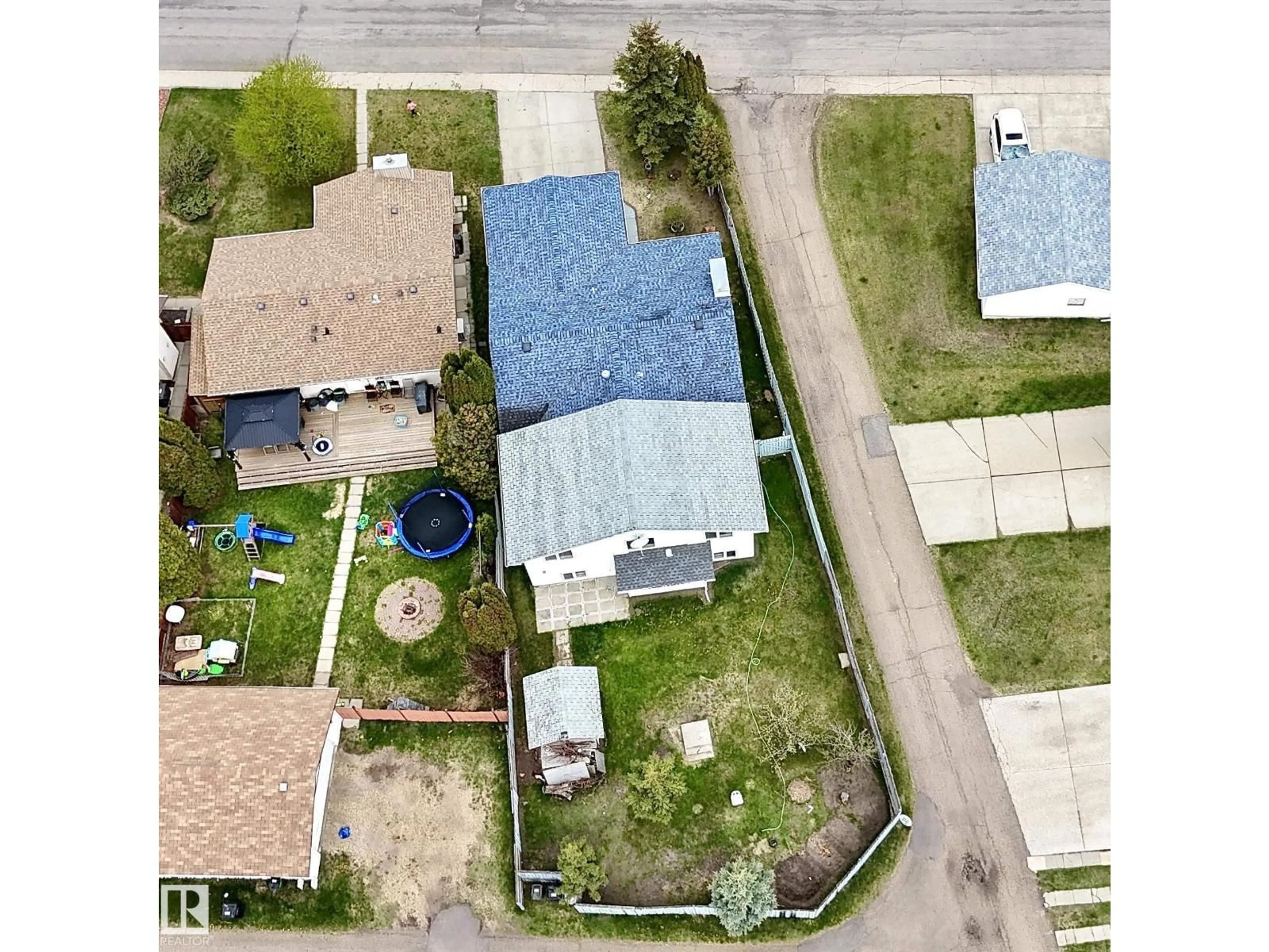 A pic from outside/outdoor area/front of a property/back of a property/a pic from drone, street for 5417 14A AVE, Edmonton Alberta T6L3B6