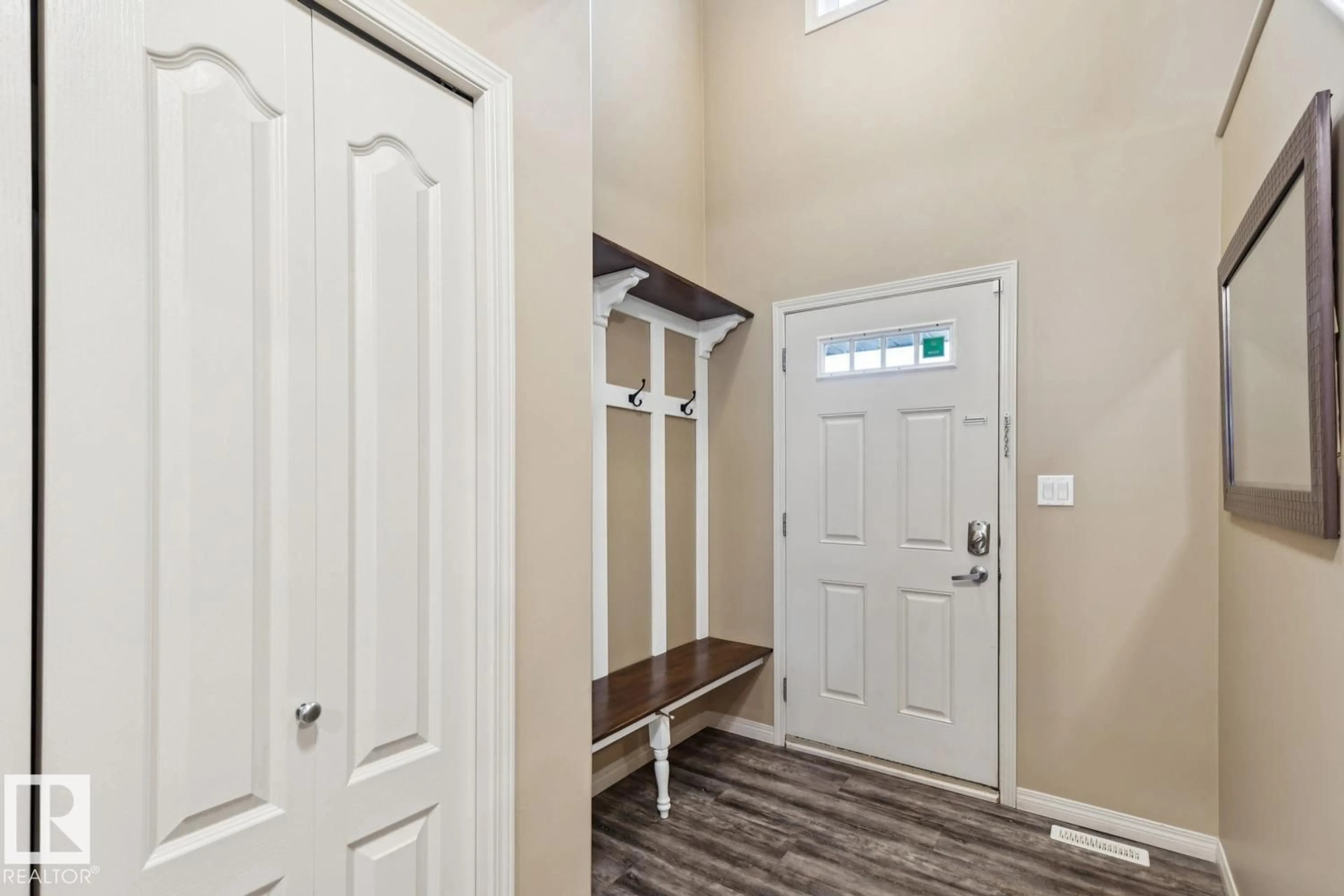 Indoor entryway for 16765 119 ST NW, Edmonton Alberta T5X6K4