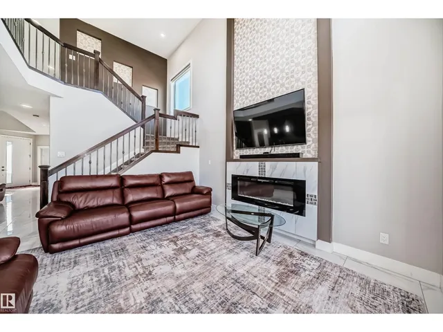 2464 15 AV, Edmonton 2