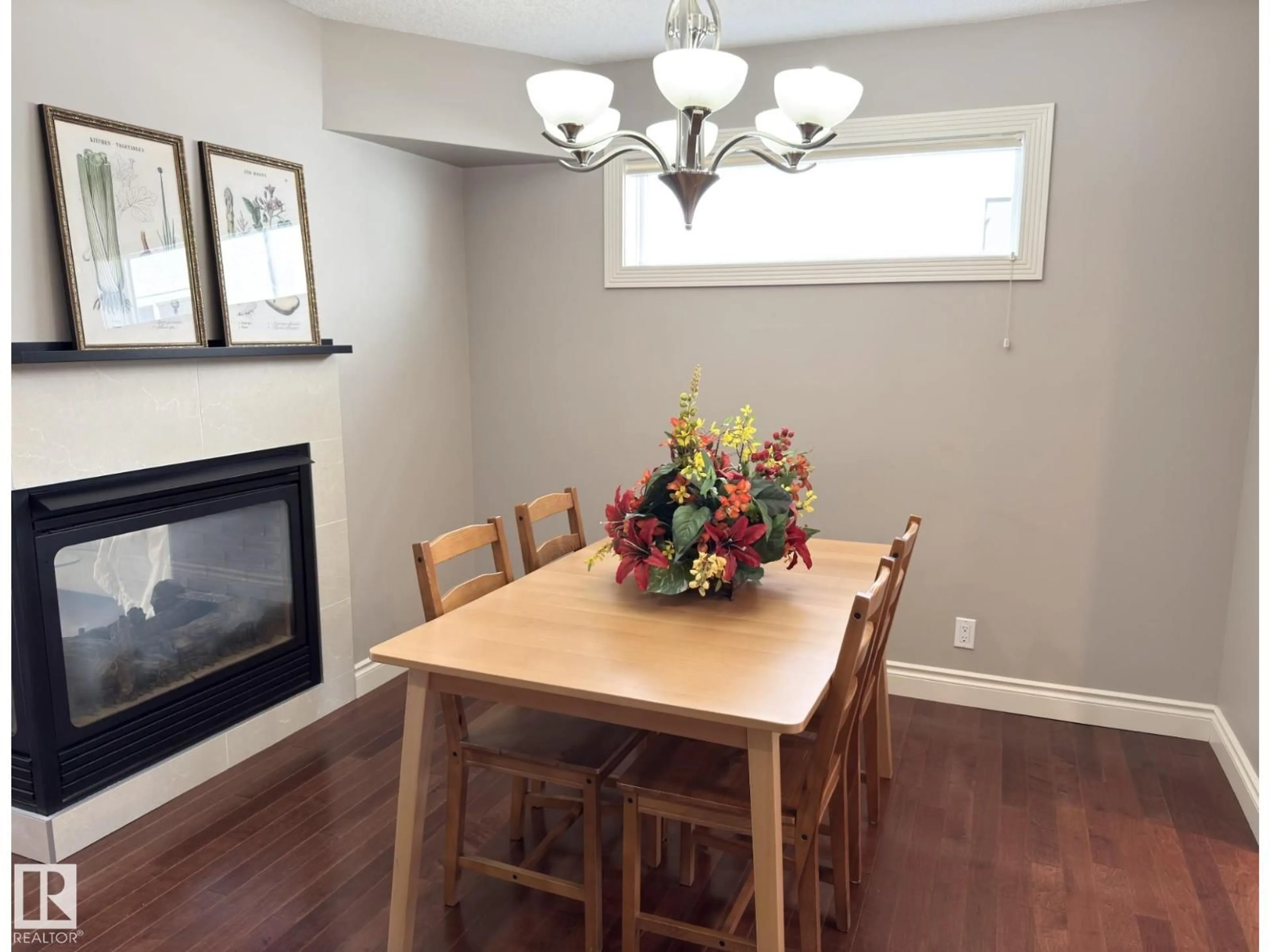 Dining room, wood/laminate floor for 11342 79 AV, Edmonton Alberta T6G0P3