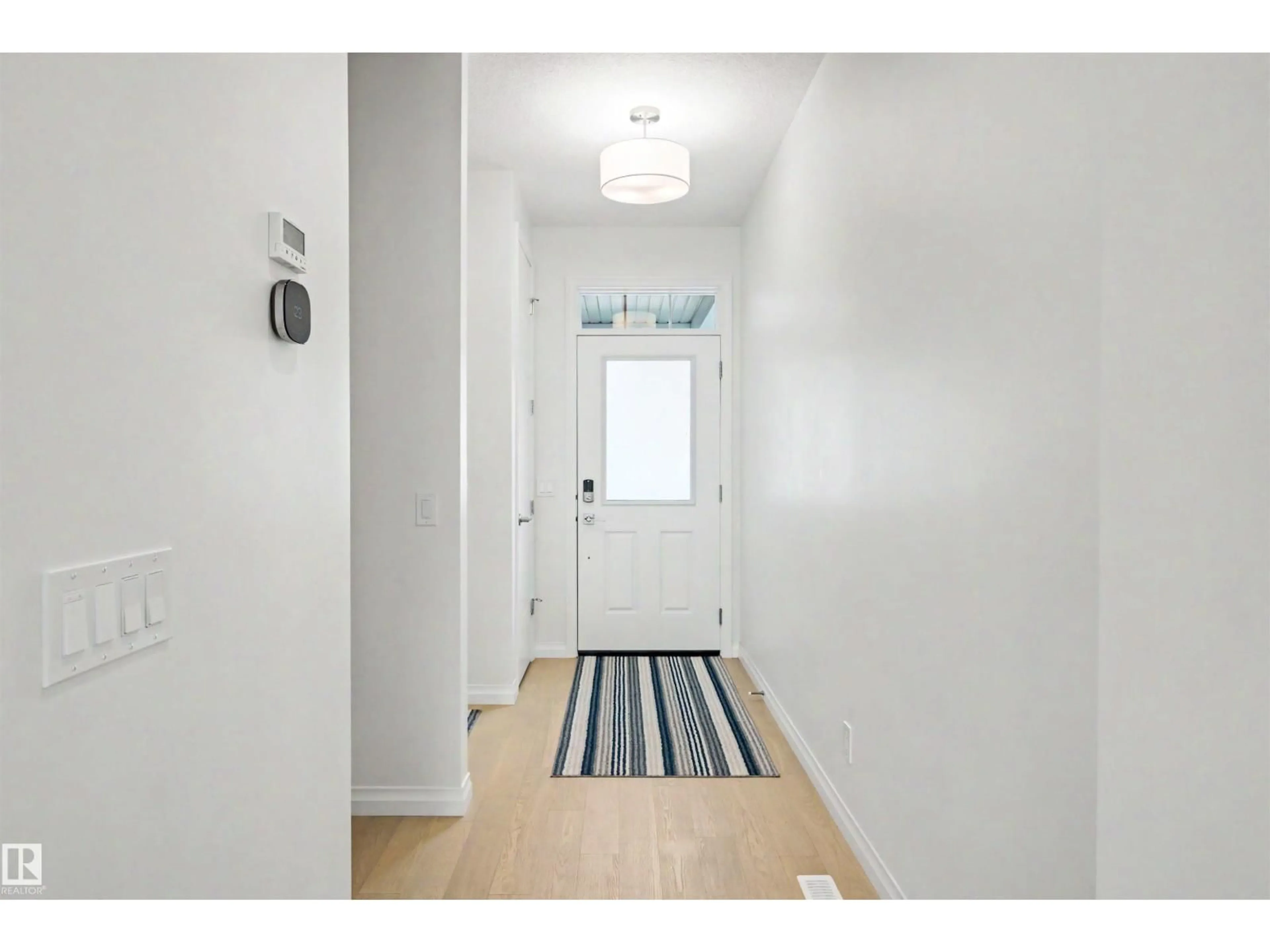 Indoor entryway for 155 STONEHOUSE WY, Leduc Alberta T9E1R2