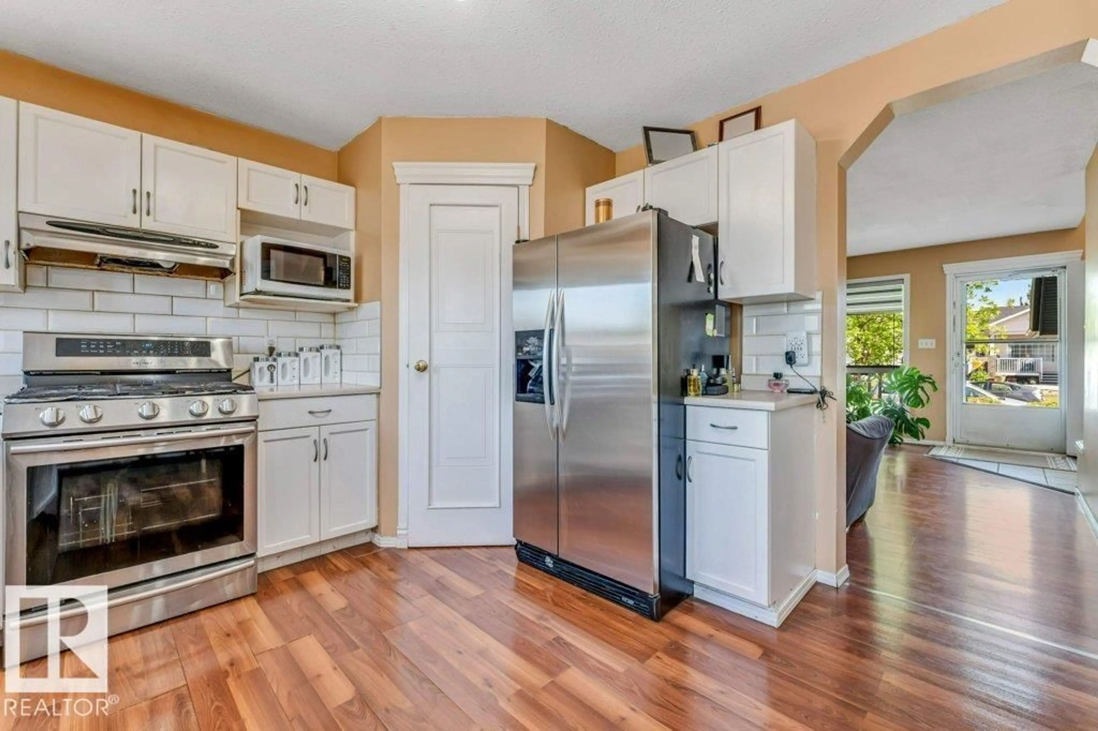 Unknown for 4424 28A ST NW, Edmonton Alberta T6T1K1