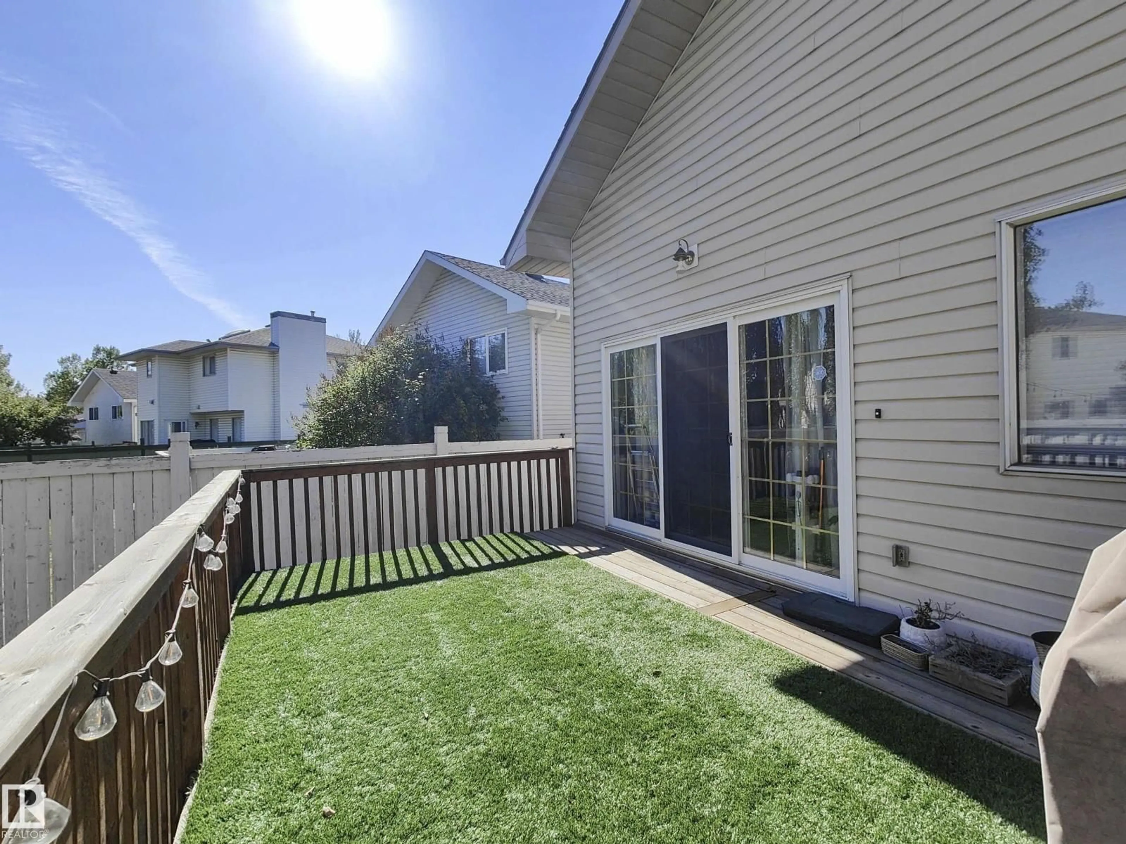 Patio, unknown for 215 PETER CL, Edmonton Alberta T5T5Y5