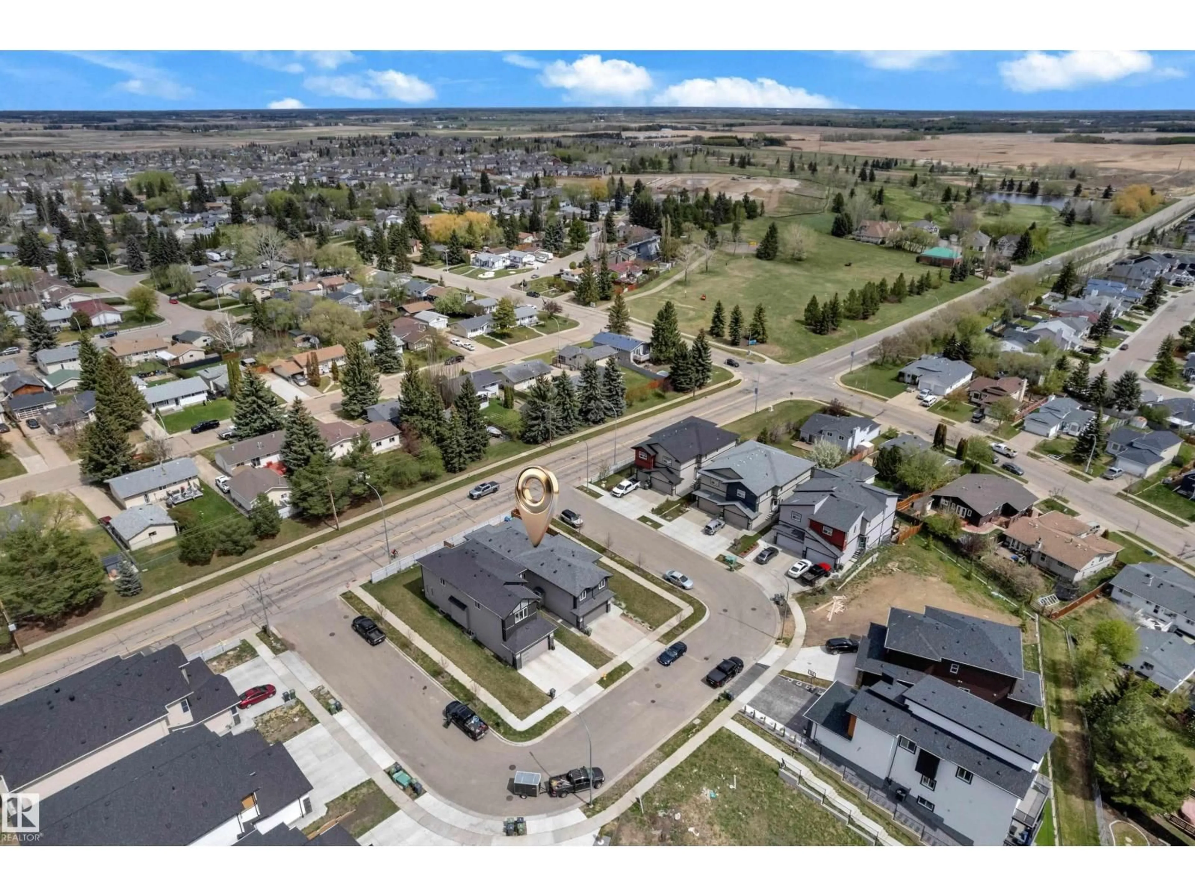 A pic from outside/outdoor area/front of a property/back of a property/a pic from drone, street for 4506 49 AV, Beaumont Alberta T4X2B2