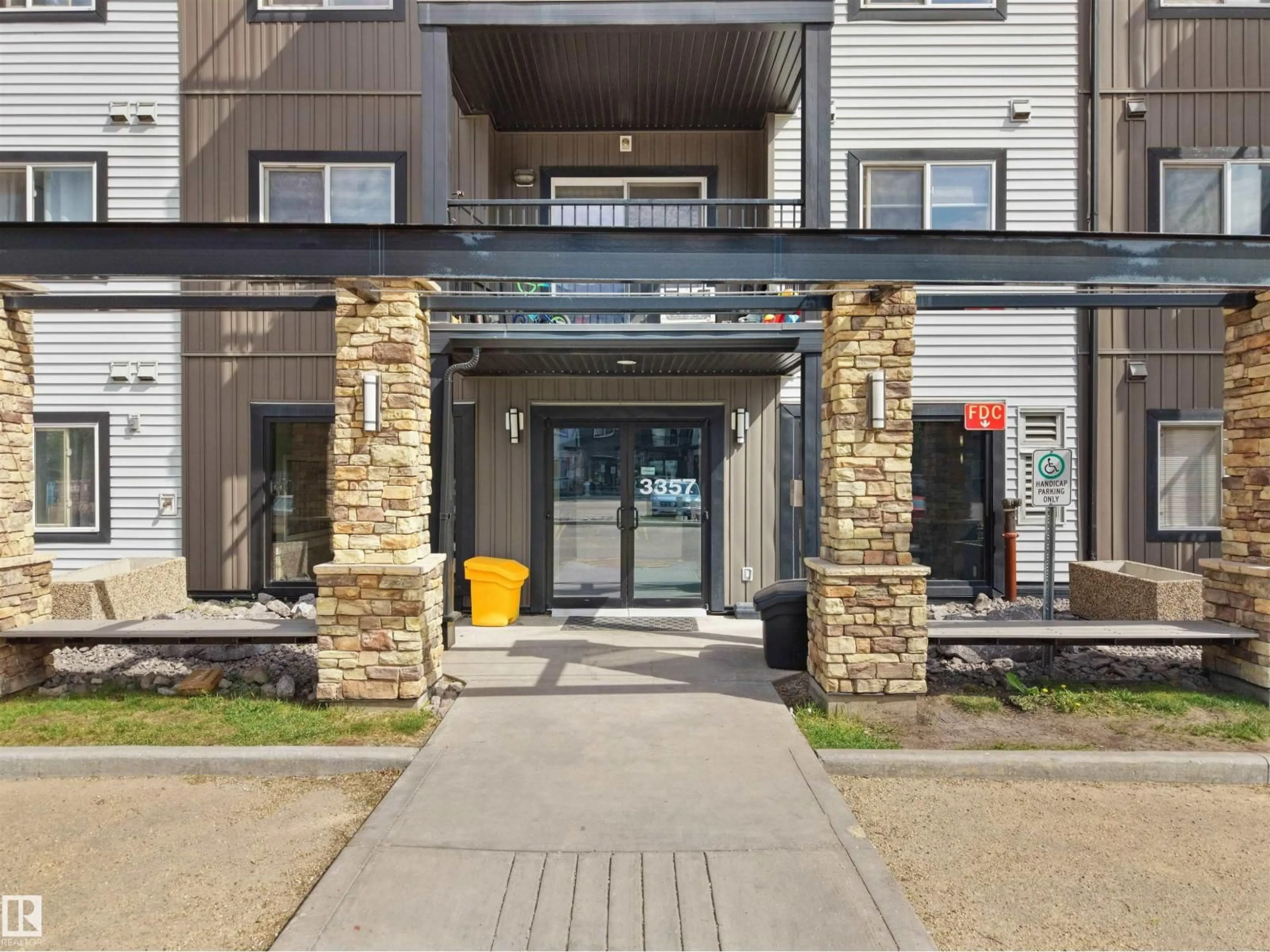 Indoor entryway for #215 - 3357 16A AV, Edmonton Alberta T6T0V4