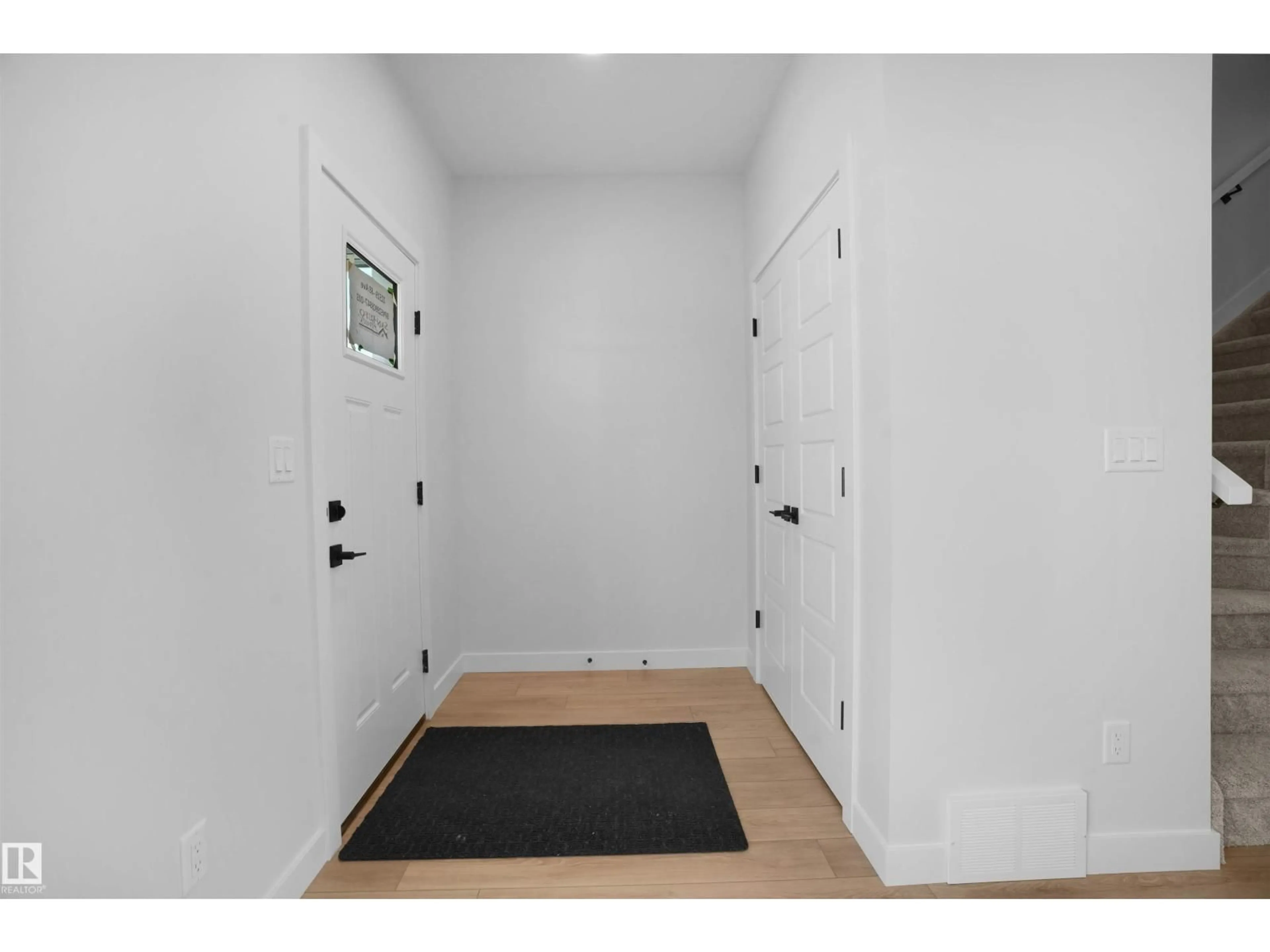 Indoor entryway for 22519 88 AV, Edmonton Alberta T5T7H8