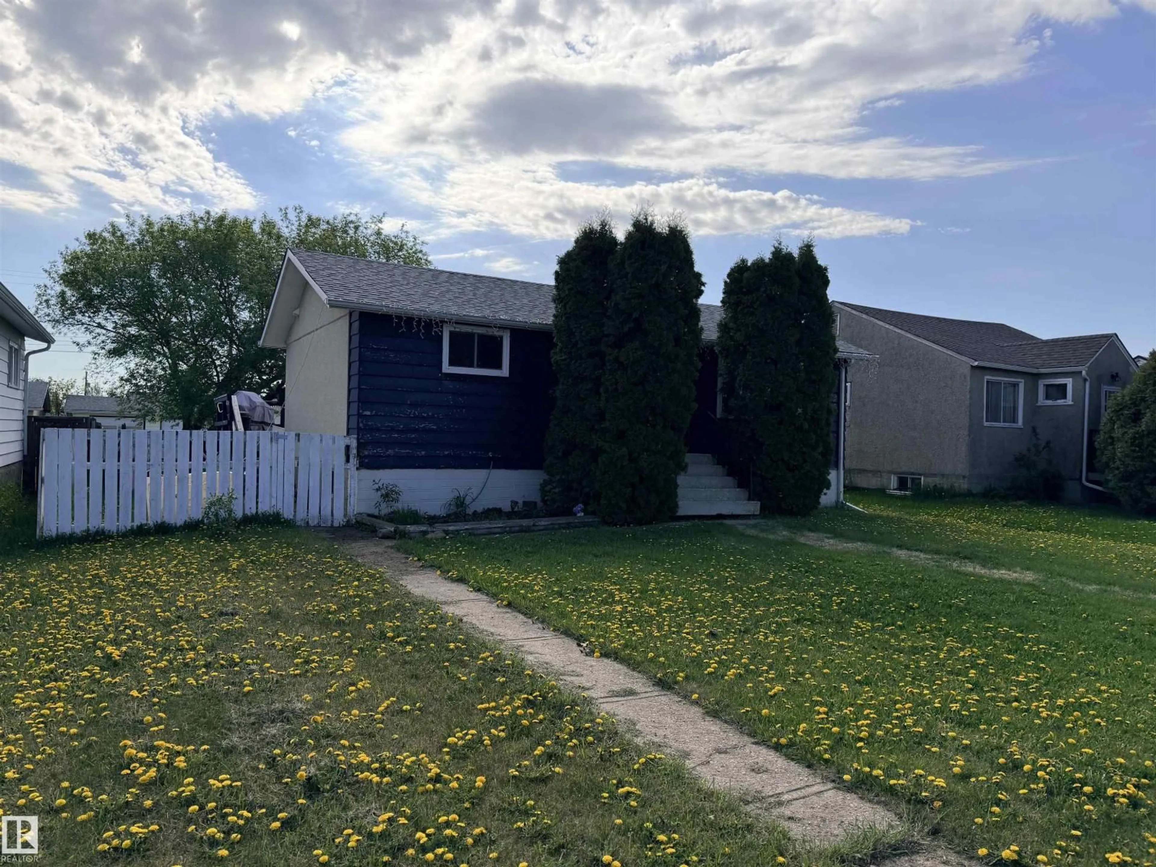 Unknown for 4823 49 ST, Clyde Alberta T0G0P0