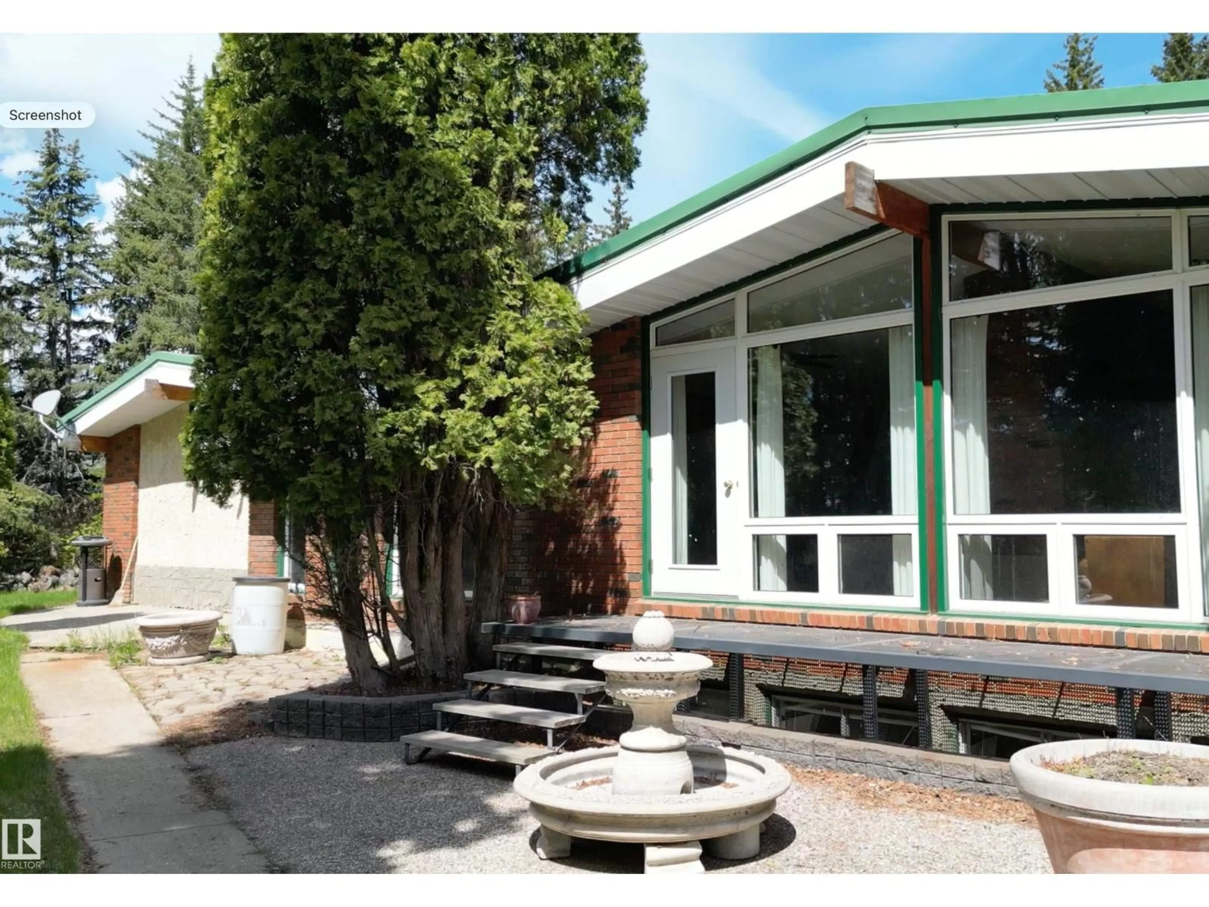 Patio, unknown for 23242 HWY 14, Rural Strathcona County Alberta T6B1E6