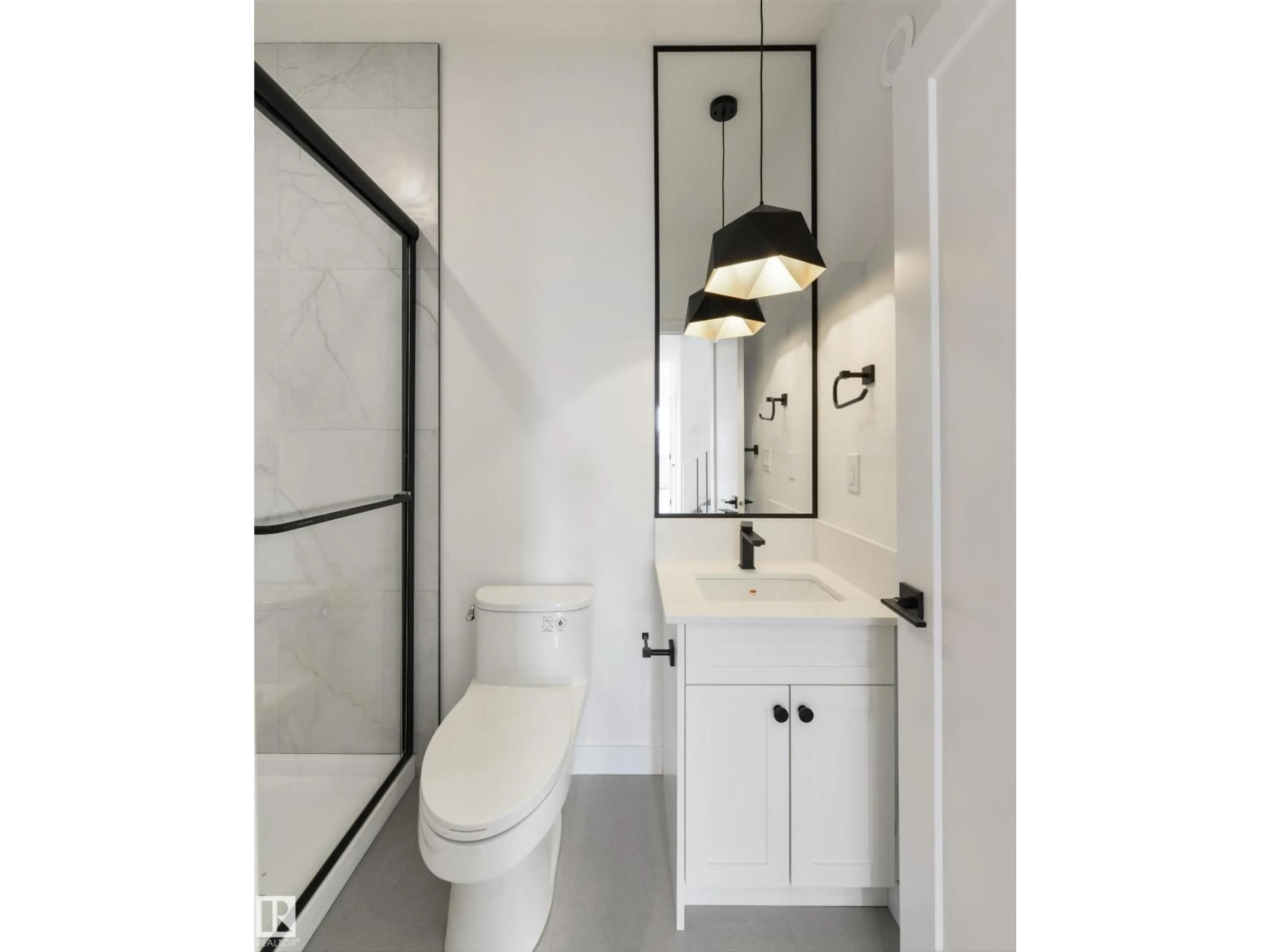 Contemporary bathroom, ceramic/tile floor for NW - 1305 HAWKS RIDGE LINK, Edmonton Alberta T5S0M2