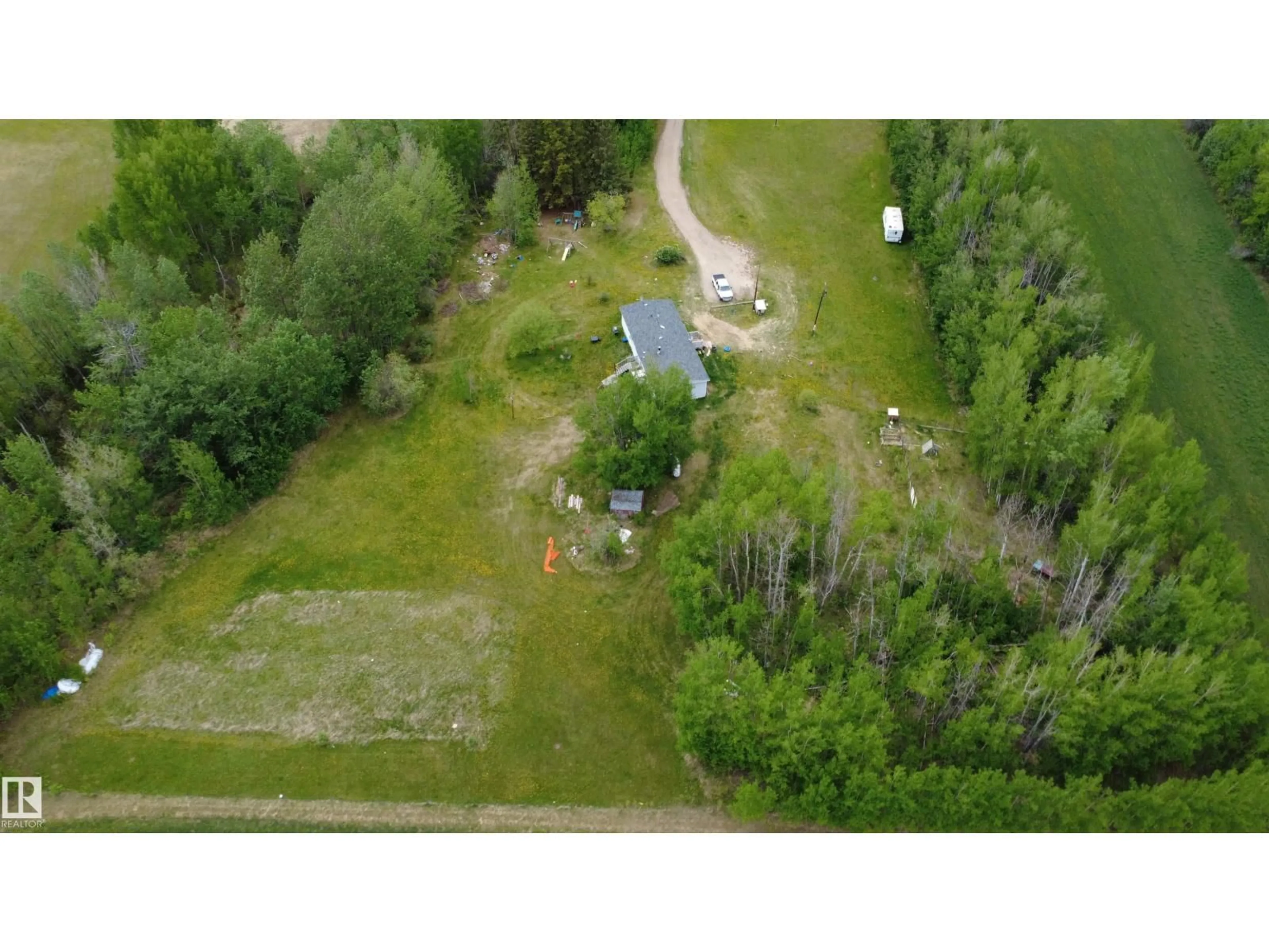 A pic from outside/outdoor area/front of a property/back of a property/a pic from drone, unknown for 50521 HWY 22, Rural Brazeau County Alberta T7A2A2