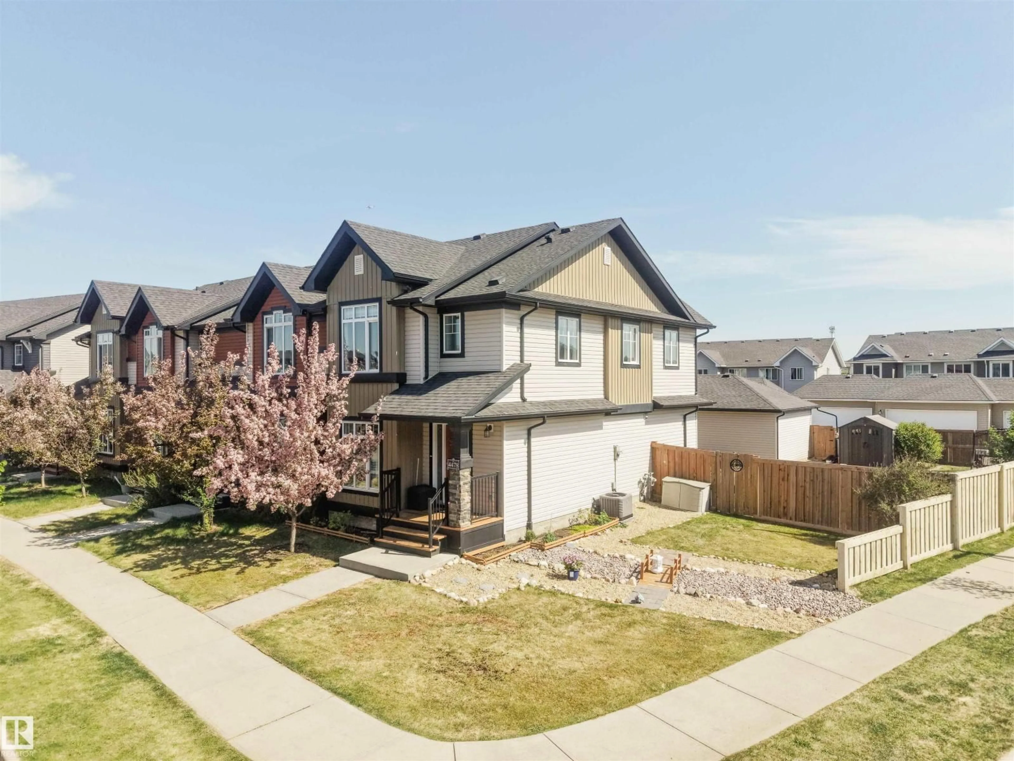 A pic from outside/outdoor area/front of a property/back of a property/a pic from drone, street for SW - 4478 ANNETT CM, Edmonton Alberta T6W2V7