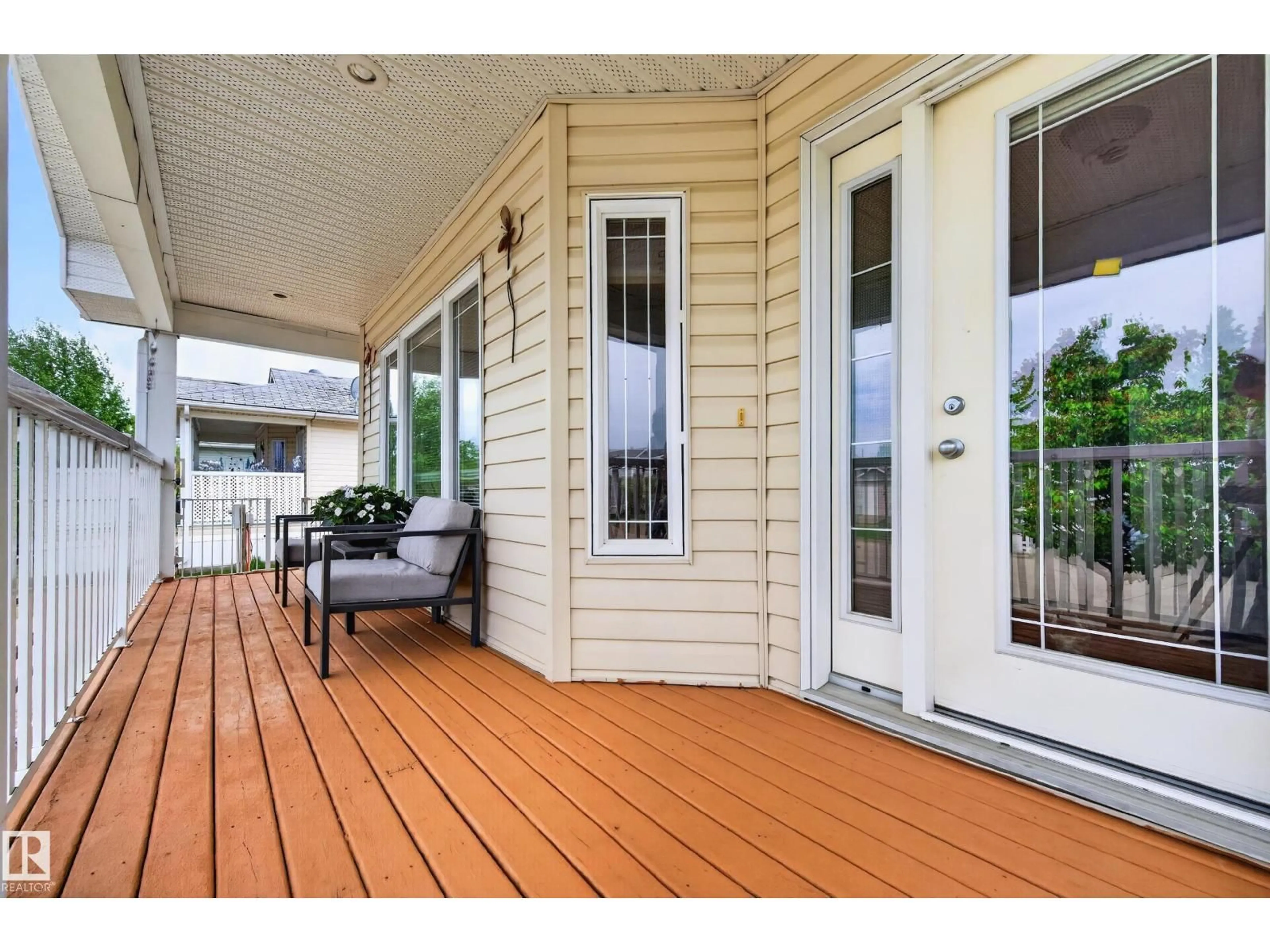 Unknown for 1727 JUBILEE LO, Sherwood Park Alberta T8H2N6