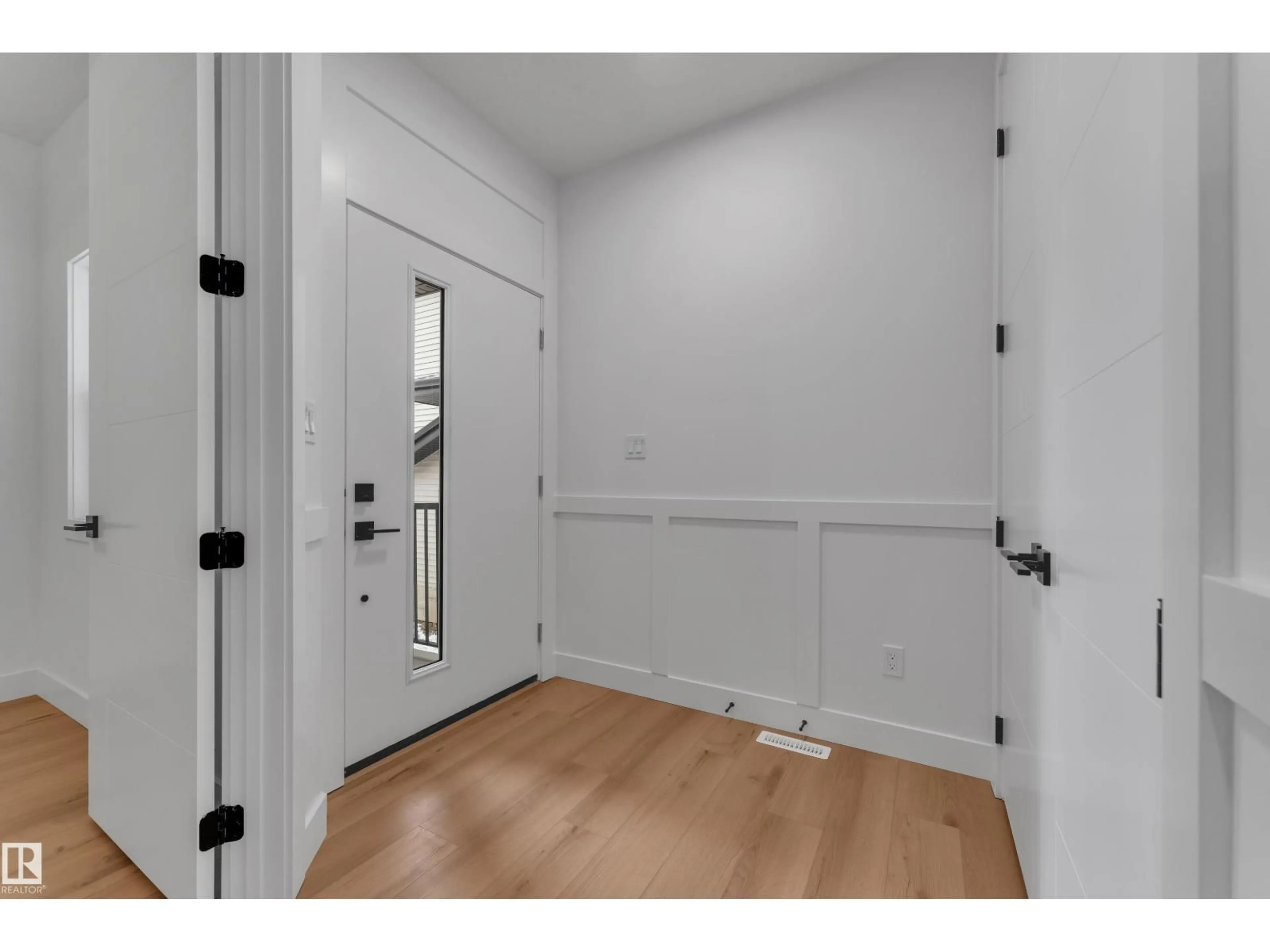 Indoor entryway for 2027 156 AV, Edmonton Alberta T5Y4N3