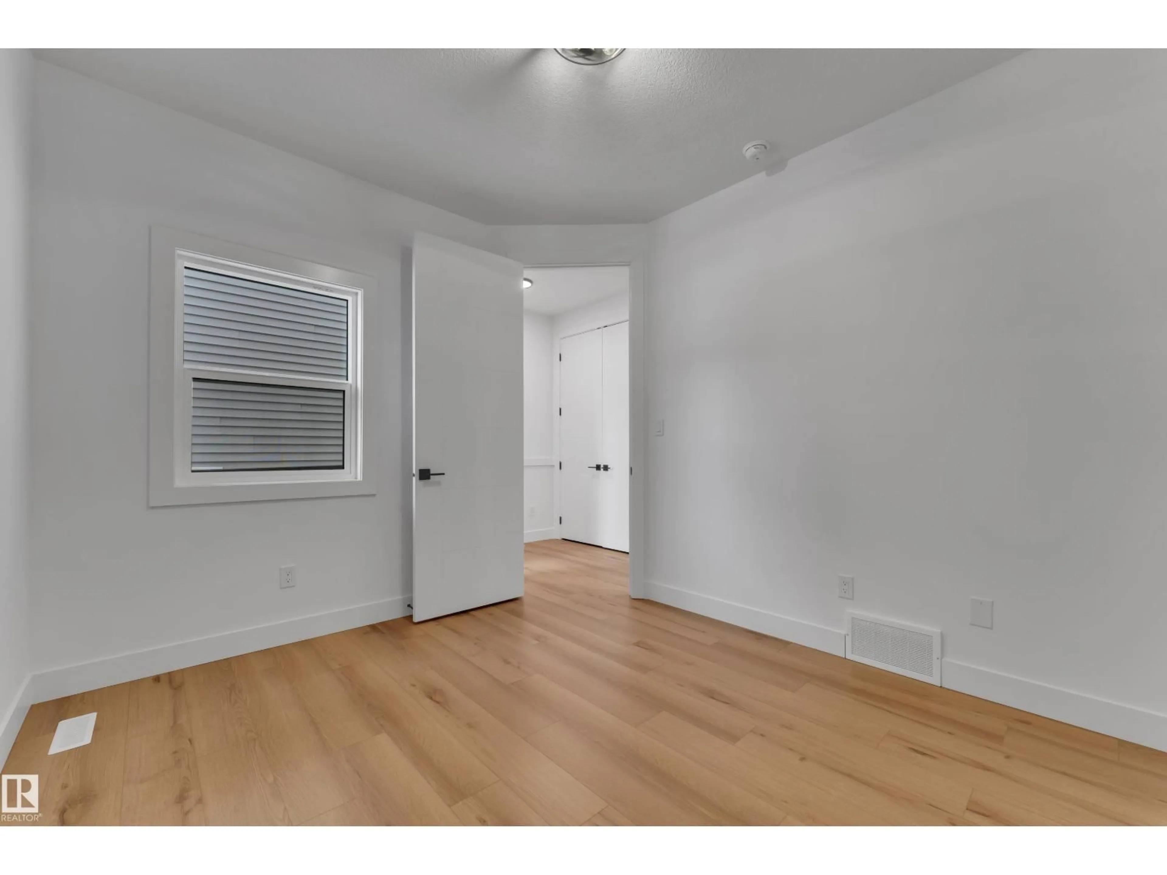 A pic of a room for 2027 156 AV, Edmonton Alberta T5Y4N3