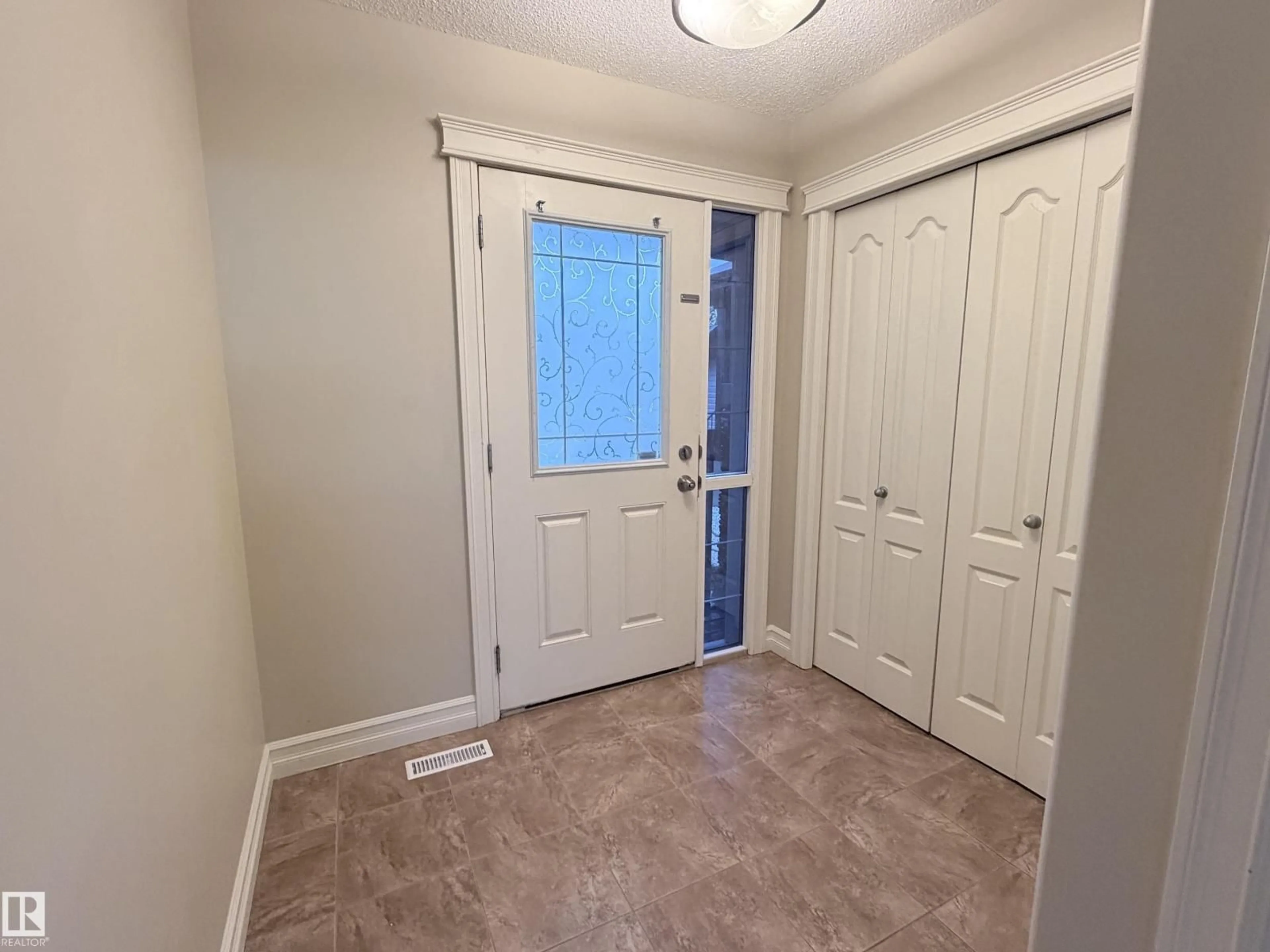 Indoor entryway for 3027 26 AV, Edmonton Alberta T6T0H6