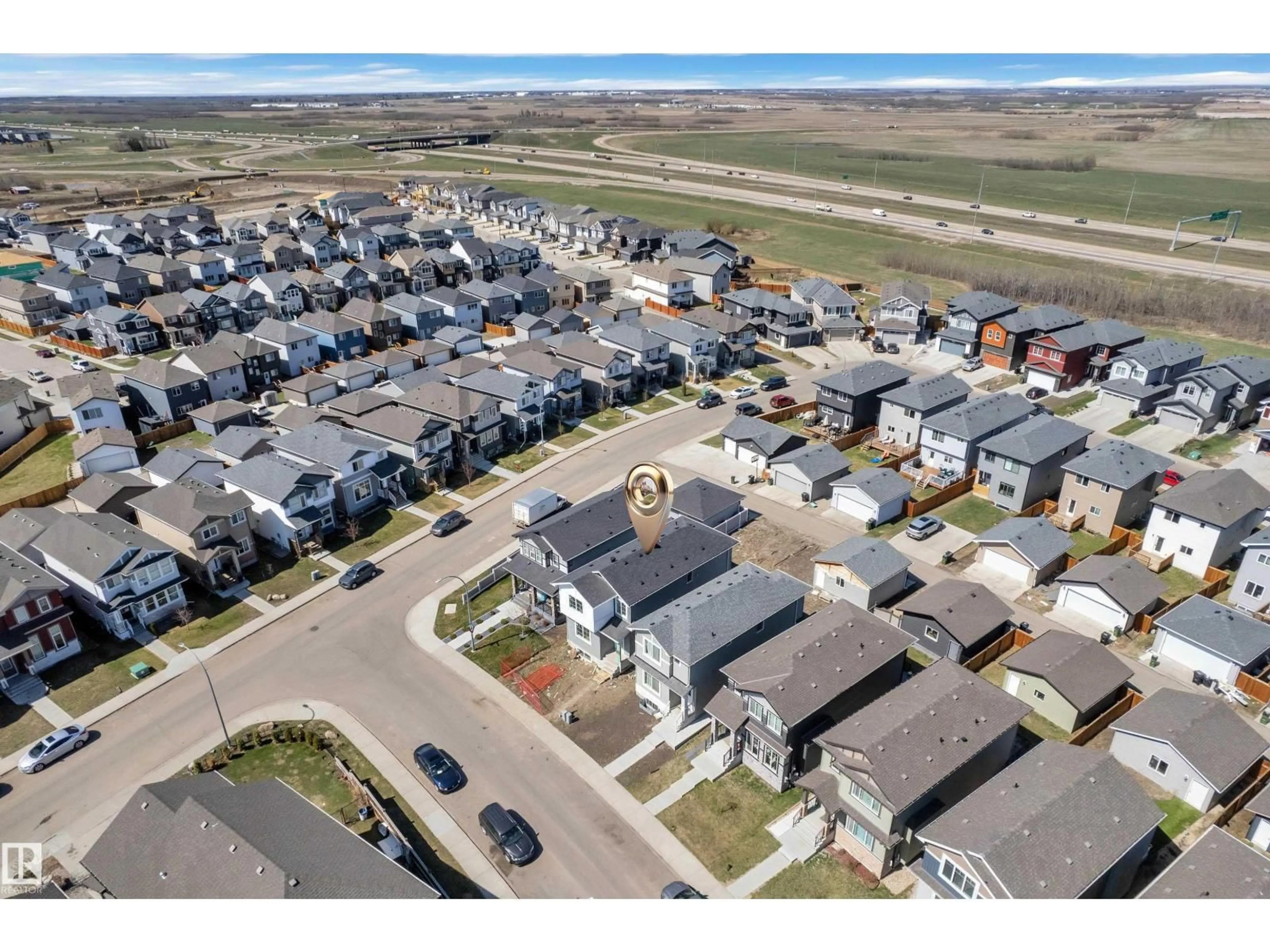 A pic from outside/outdoor area/front of a property/back of a property/a pic from drone, street for nw - 6092 179 AVE, Edmonton Alberta T5Y3X1