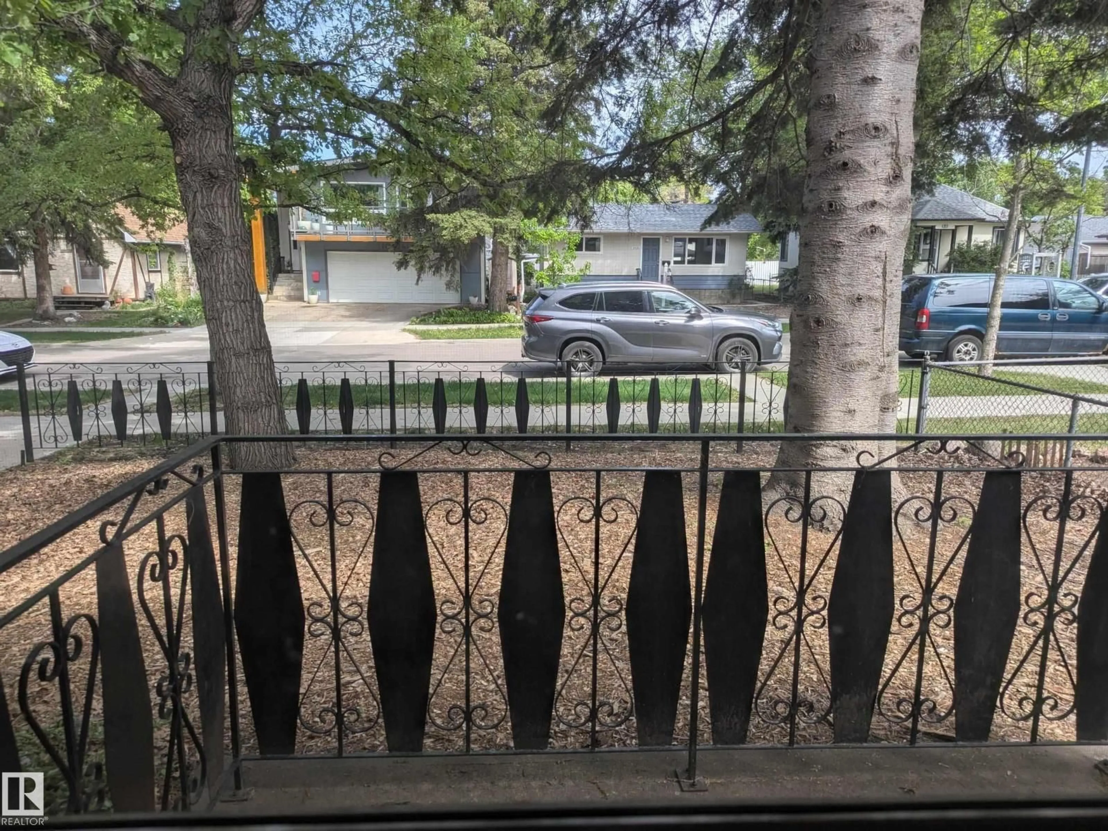 Balcony in the apartment, city buildings view from balcony for 10623 68 AV, Edmonton Alberta T6H2B3