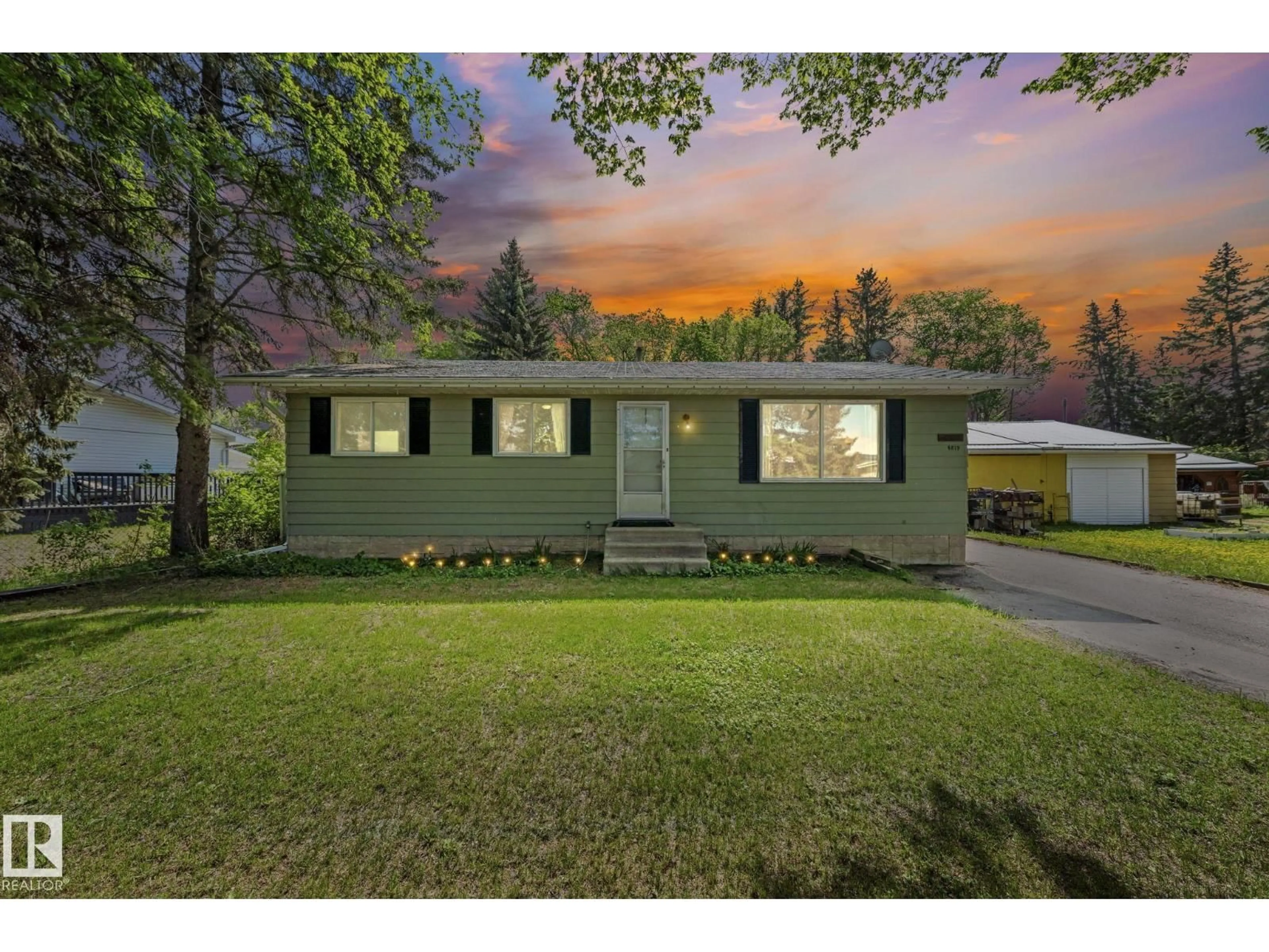 Home with vinyl exterior material, street for 4819 51 ST, Bon Accord Alberta T0A0K0