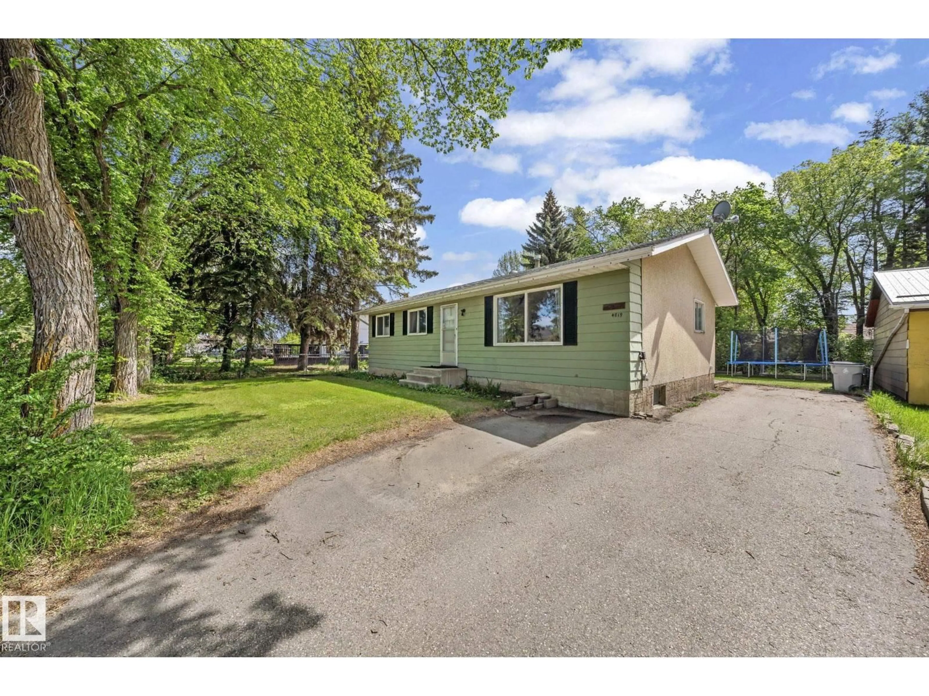 A pic from outside/outdoor area/front of a property/back of a property/a pic from drone, street for 4819 51 ST, Bon Accord Alberta T0A0K0