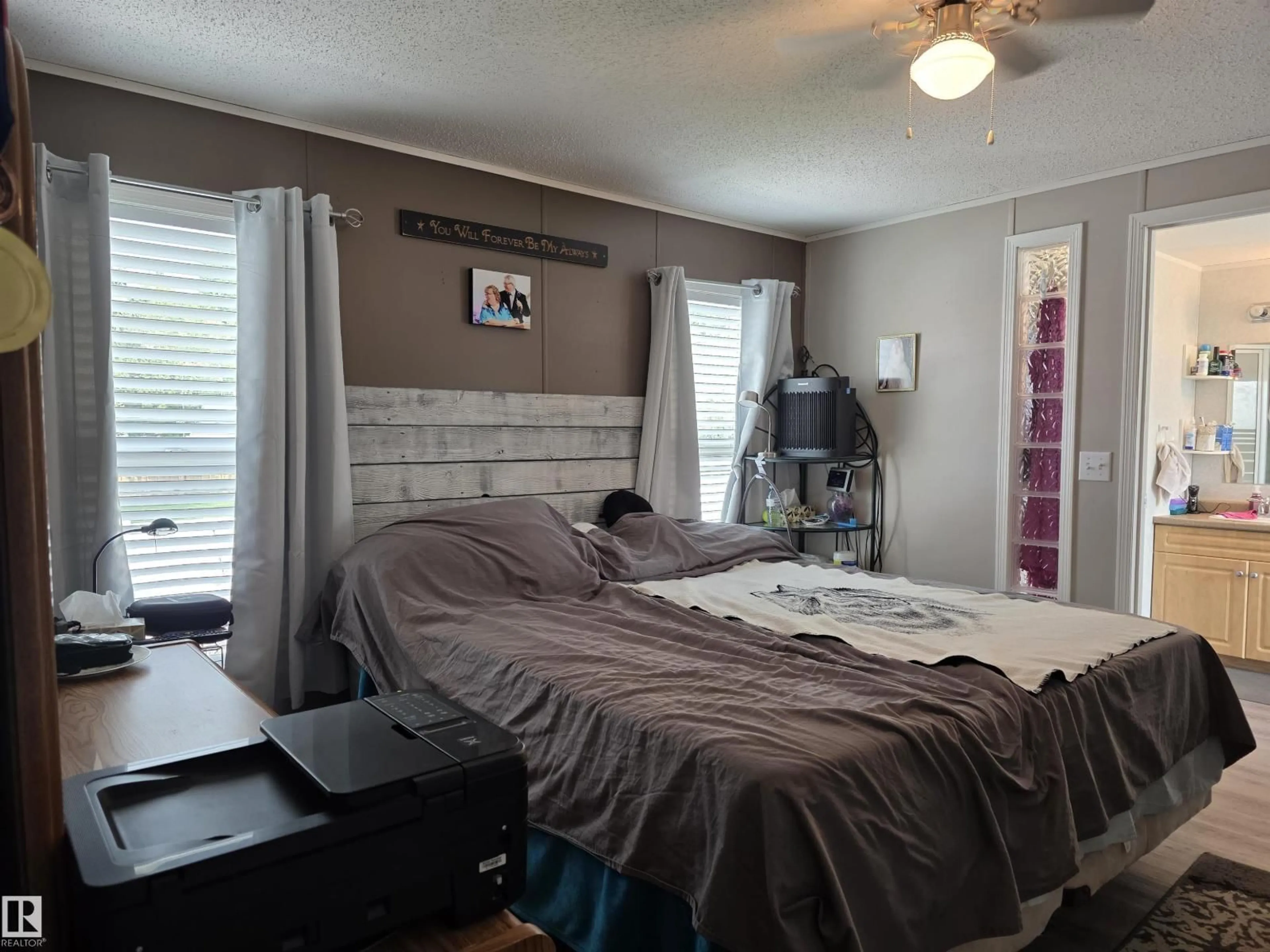 A pic of a room for 5012 53 AVE, Breton Alberta T0C0P0