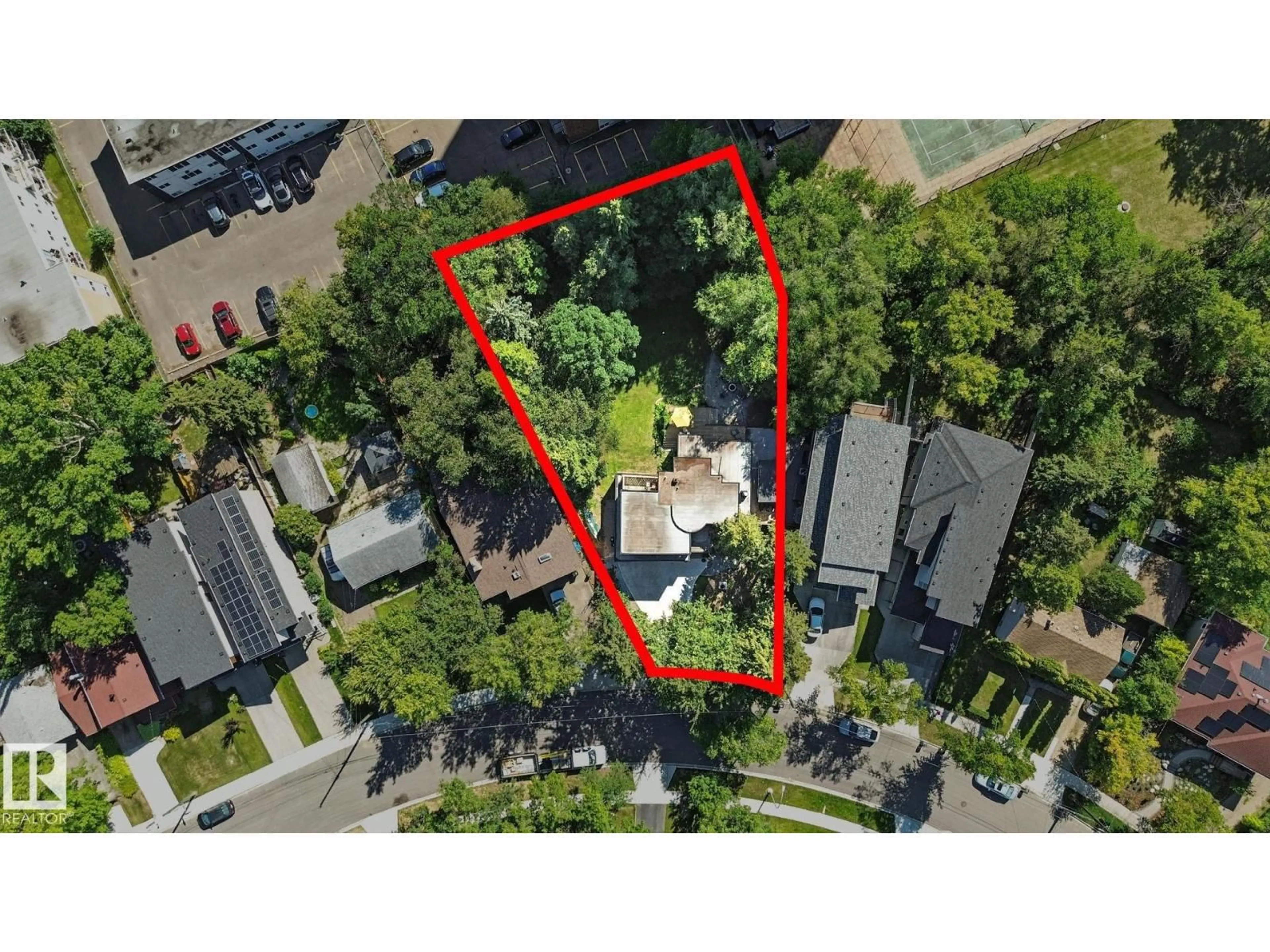 A pic from outside/outdoor area/front of a property/back of a property/a pic from drone, street for 5406 110 ST, Edmonton Alberta T6H3E1