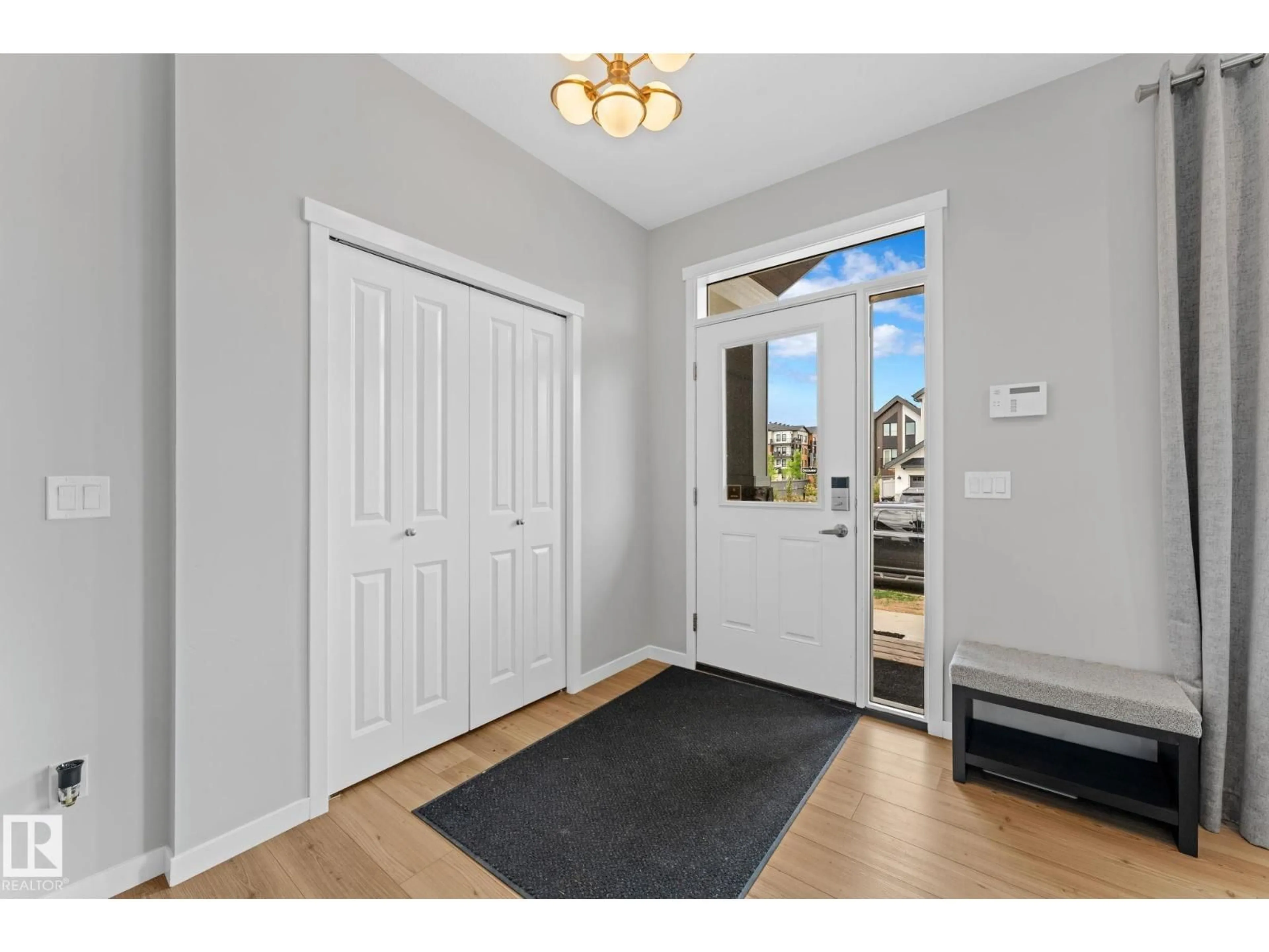 Indoor entryway for 6339 GREENAWAY AV, Edmonton Alberta T5E6Y6