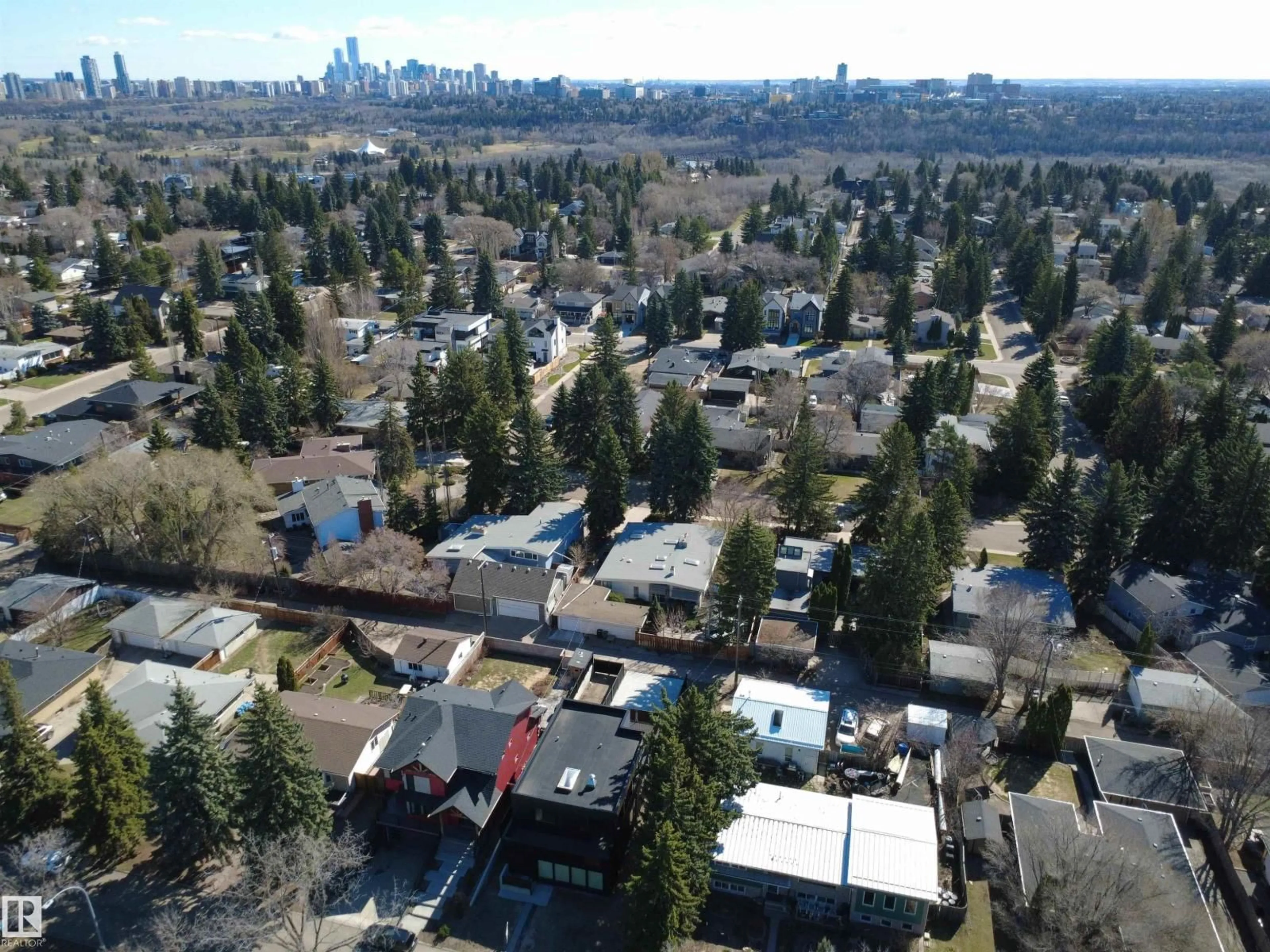 A pic from outside/outdoor area/front of a property/back of a property/a pic from drone, unknown for NW - 8815 142 ST, Edmonton Alberta T5S2H6