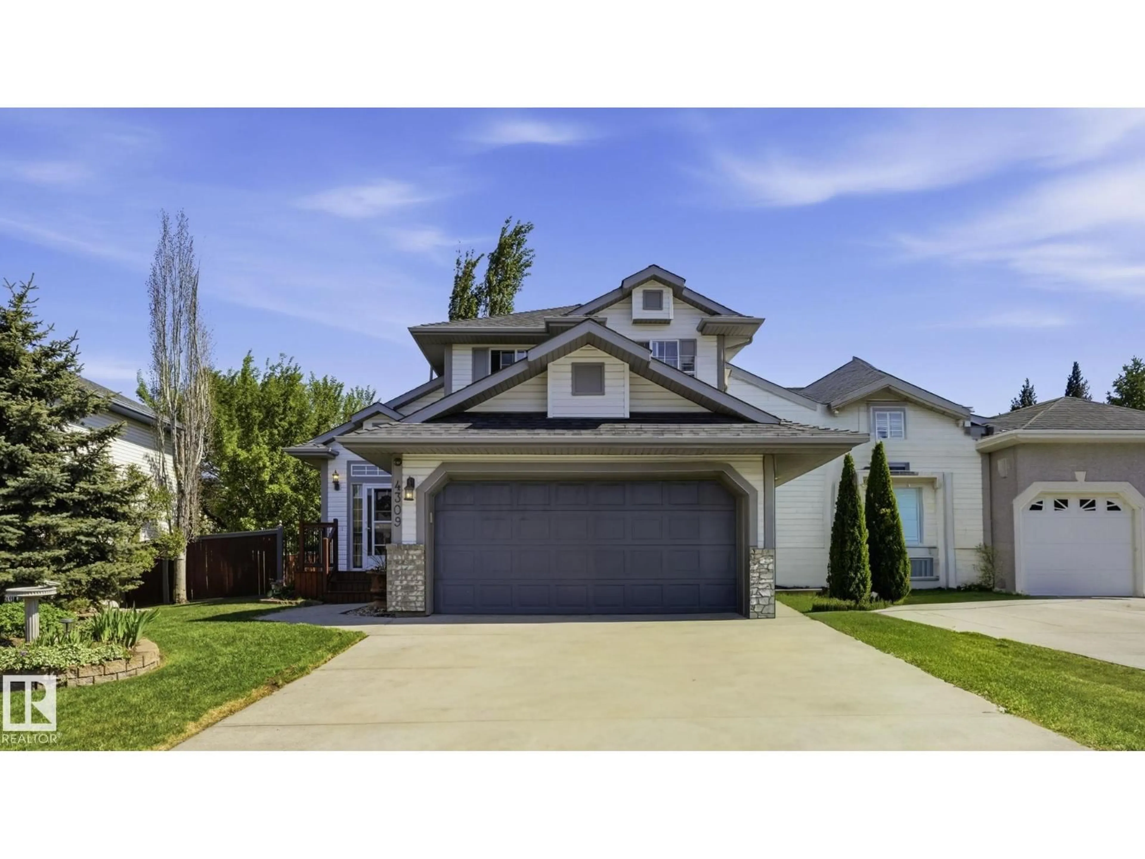 Home with vinyl exterior material, street for 4309 37A AV, Edmonton Alberta T6L7C2