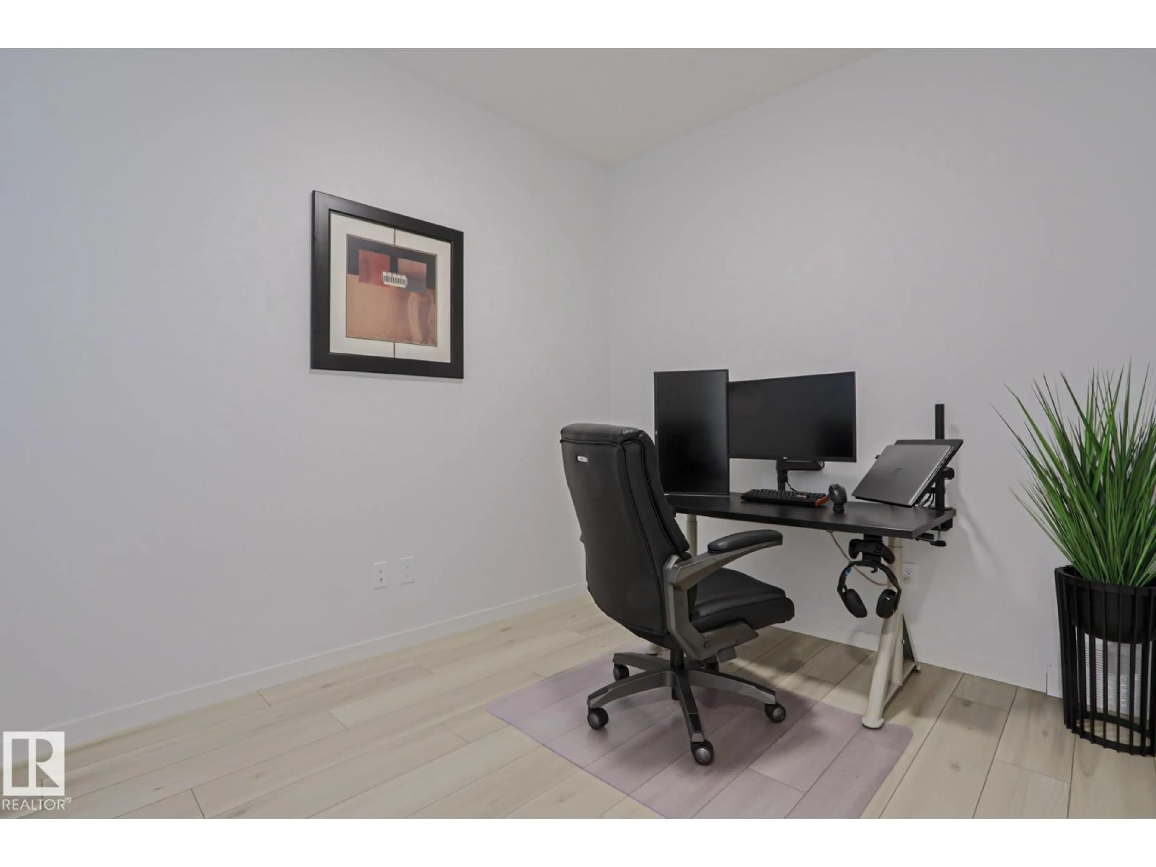A pic of a room for 28 ROSEWOOD WY, St. Albert Alberta T8N7Y8