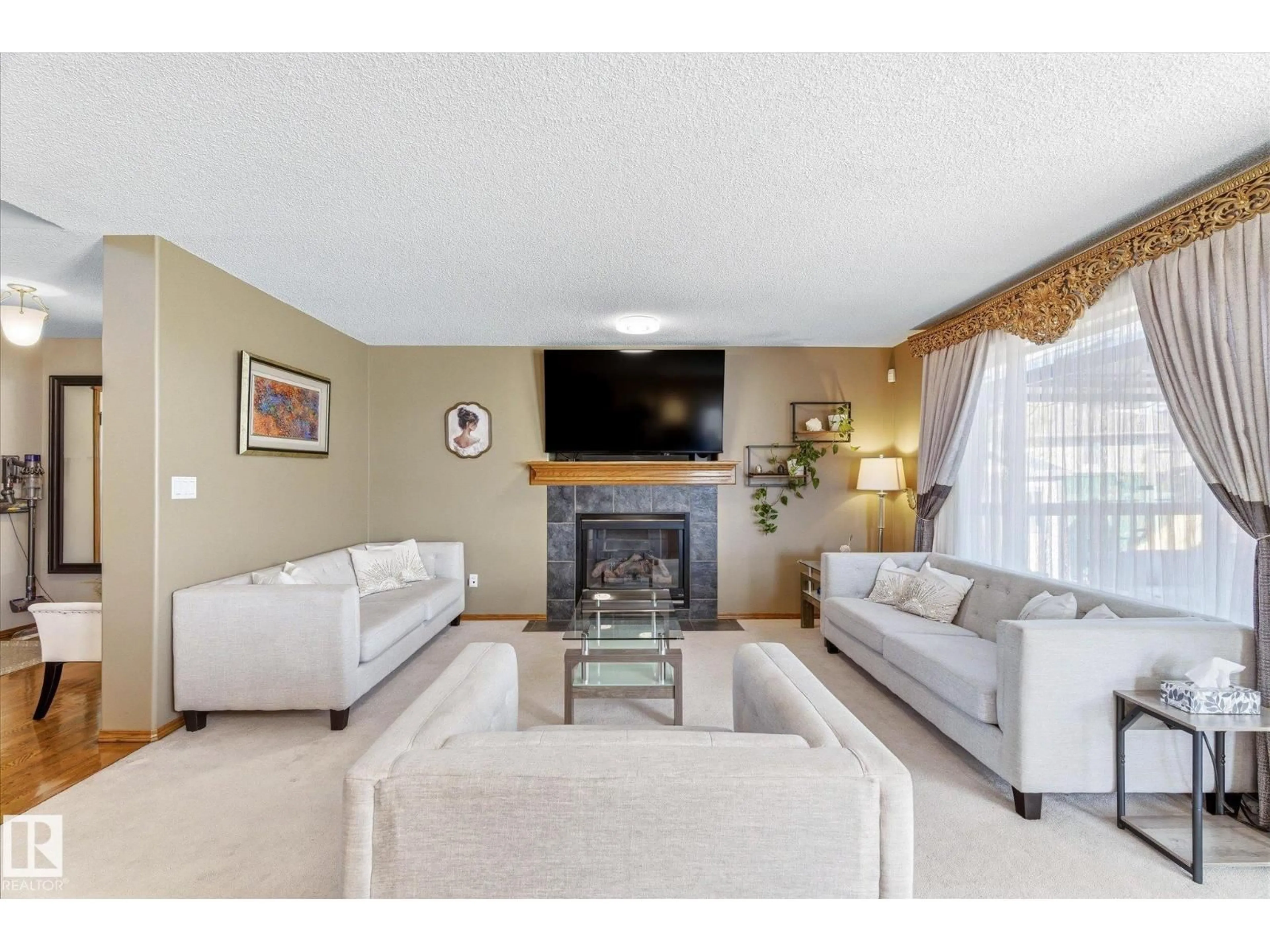 Living room with furniture, unknown for 442 HUNTERS GR, Edmonton Alberta T6R3C1