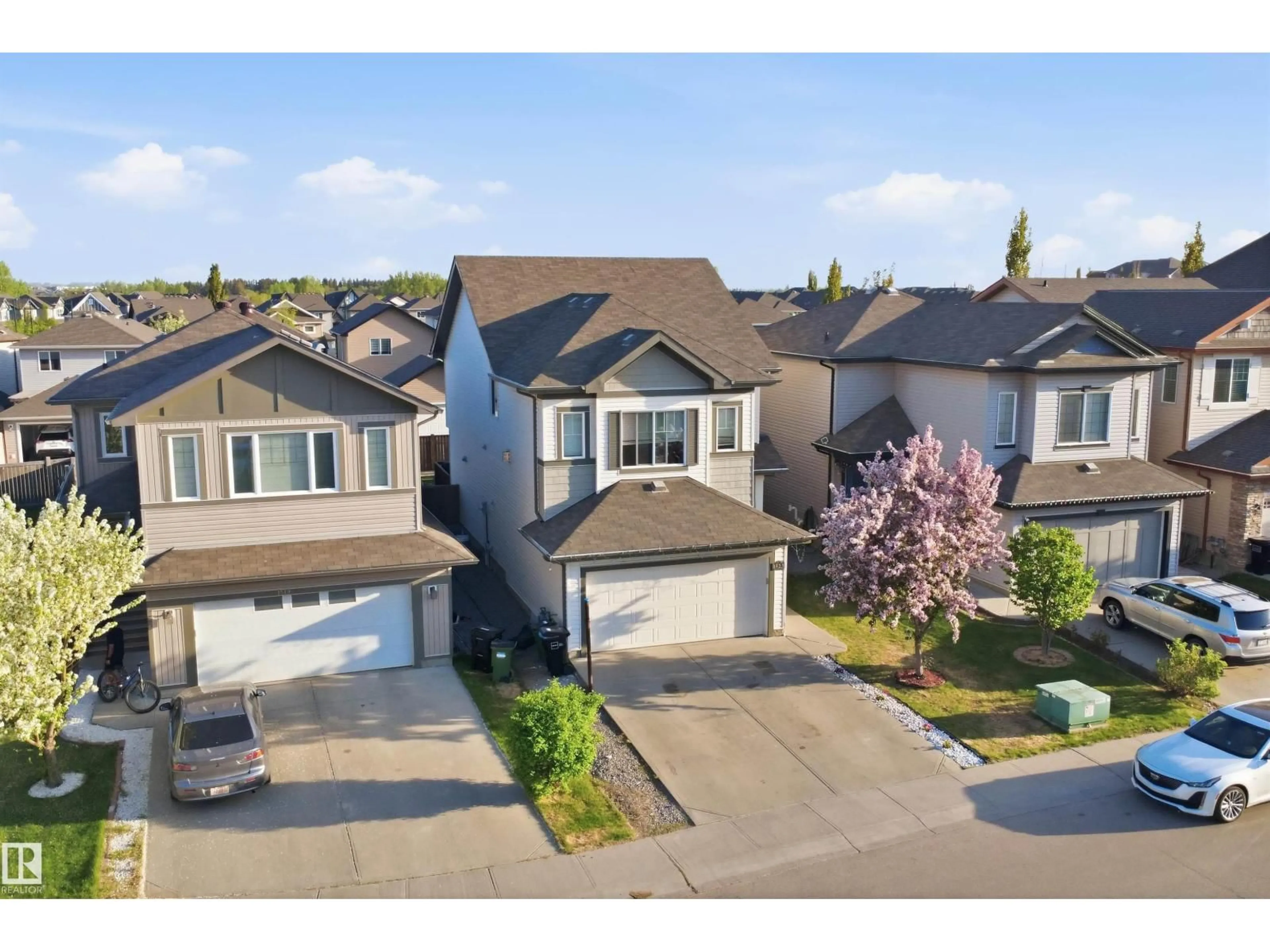 A pic from outside/outdoor area/front of a property/back of a property/a pic from drone, street for 1523 36 AV, Edmonton Alberta T6T0M5