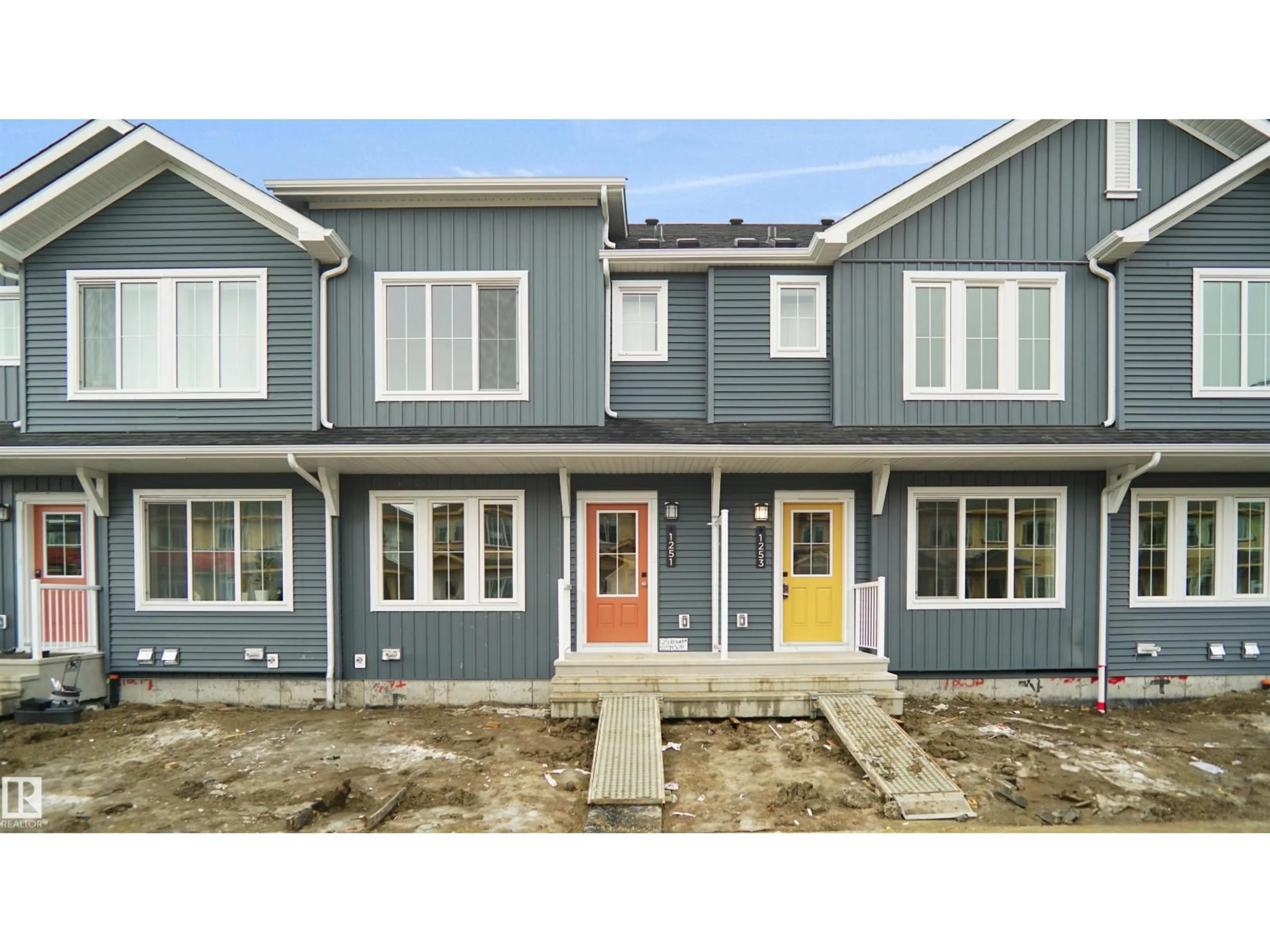 Home with vinyl exterior material, street for #75 - 3705 141 ST, Edmonton Alberta T6W3J2