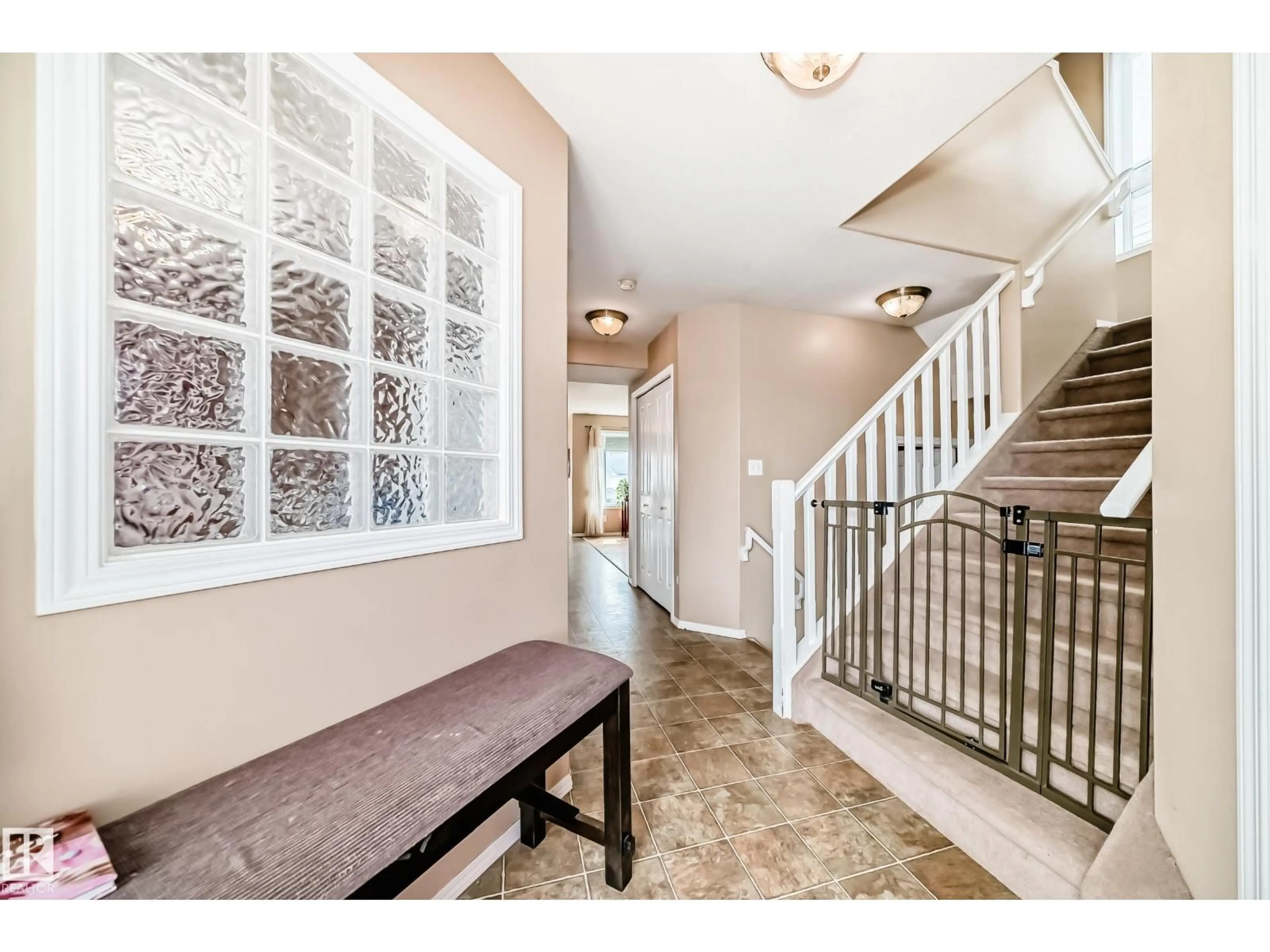 Indoor entryway for 1815 36 AV, Edmonton Alberta T6T1S8