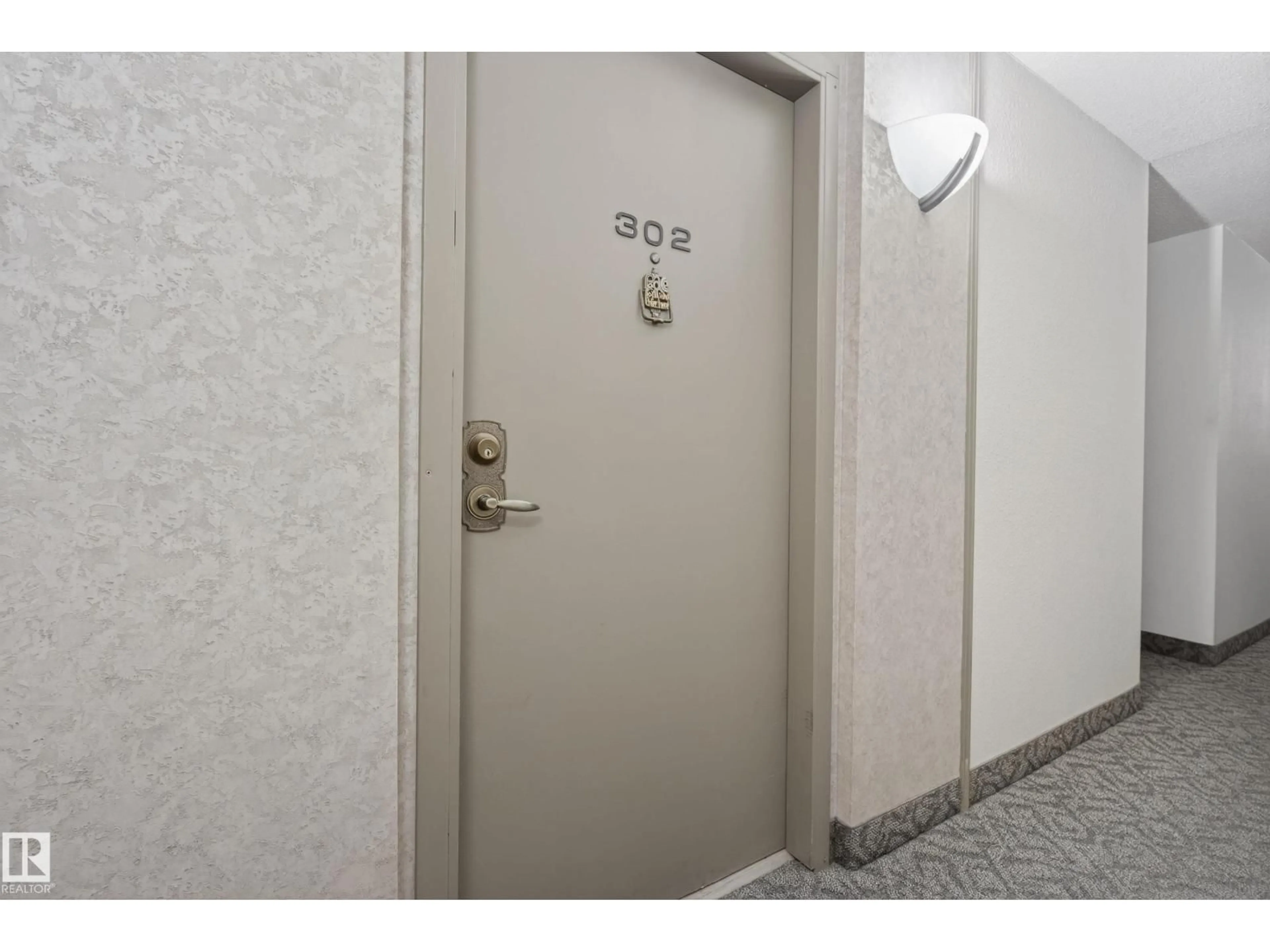 Unknown for 302 - 10148 118 ST, Edmonton Alberta T5K1Y4