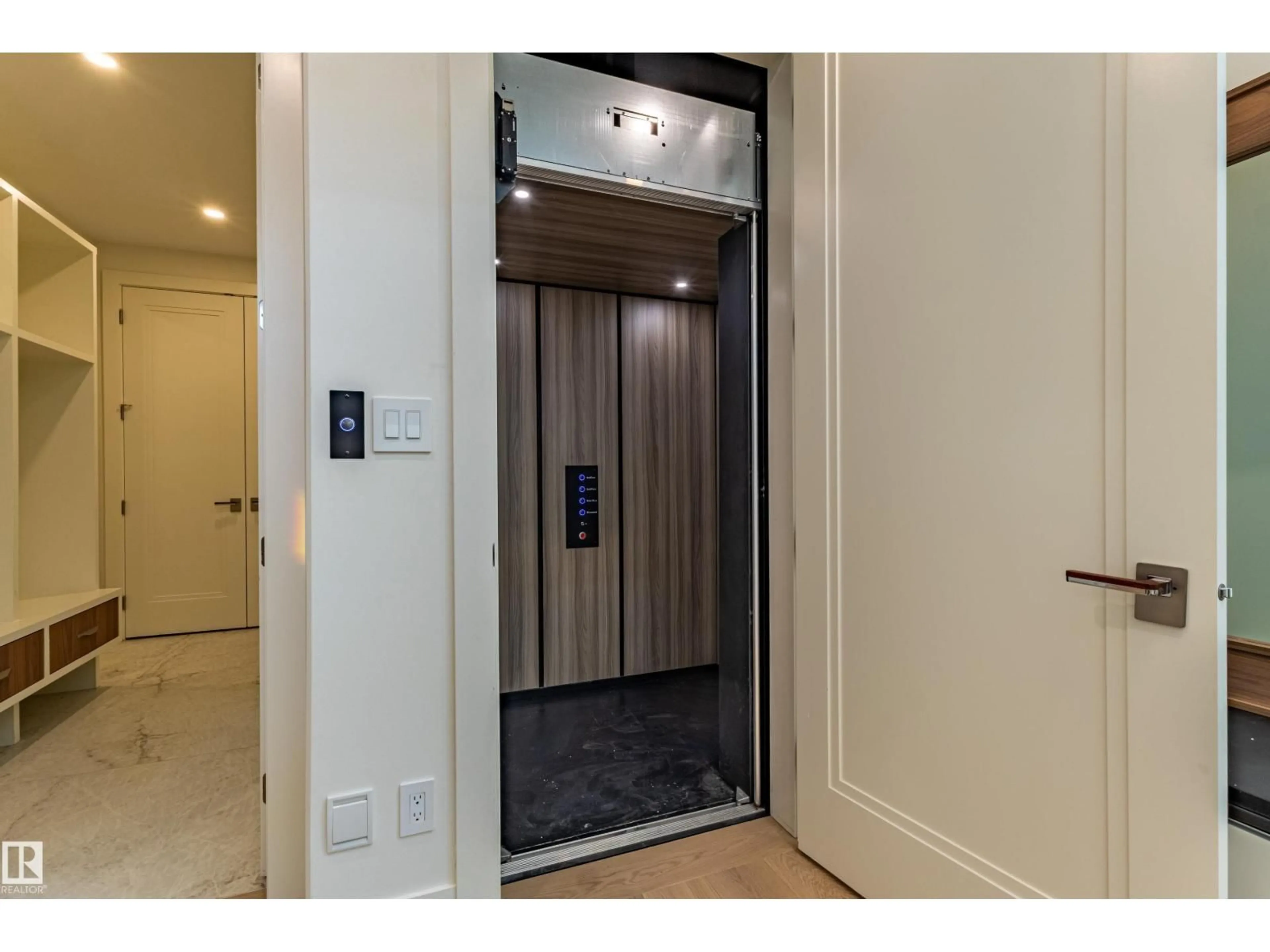 Indoor foyer for 12306 39 AV, Edmonton Alberta T6J0N2