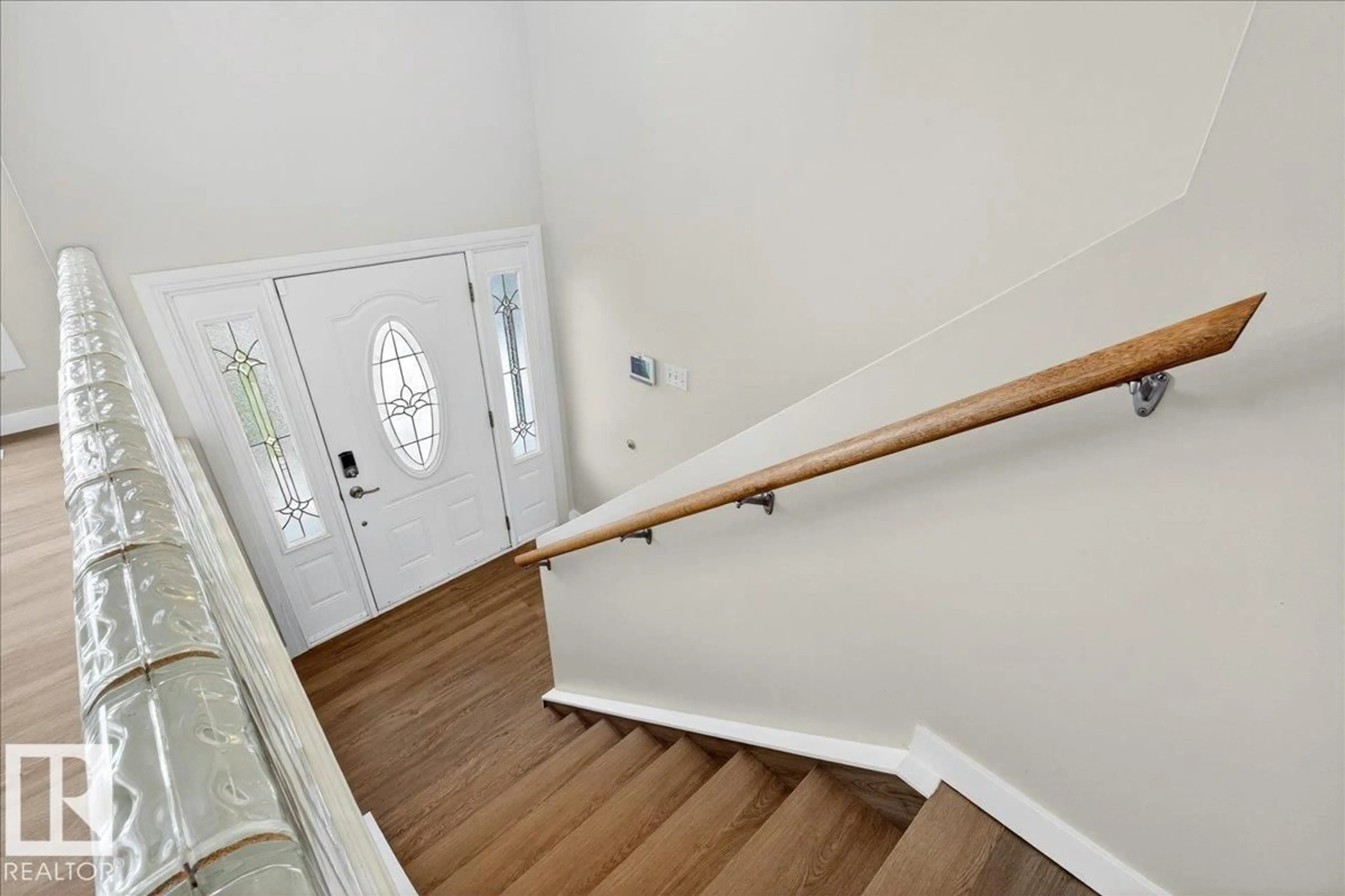 Stairs for NW - 1815 42 ST, Edmonton Alberta T6L3H6
