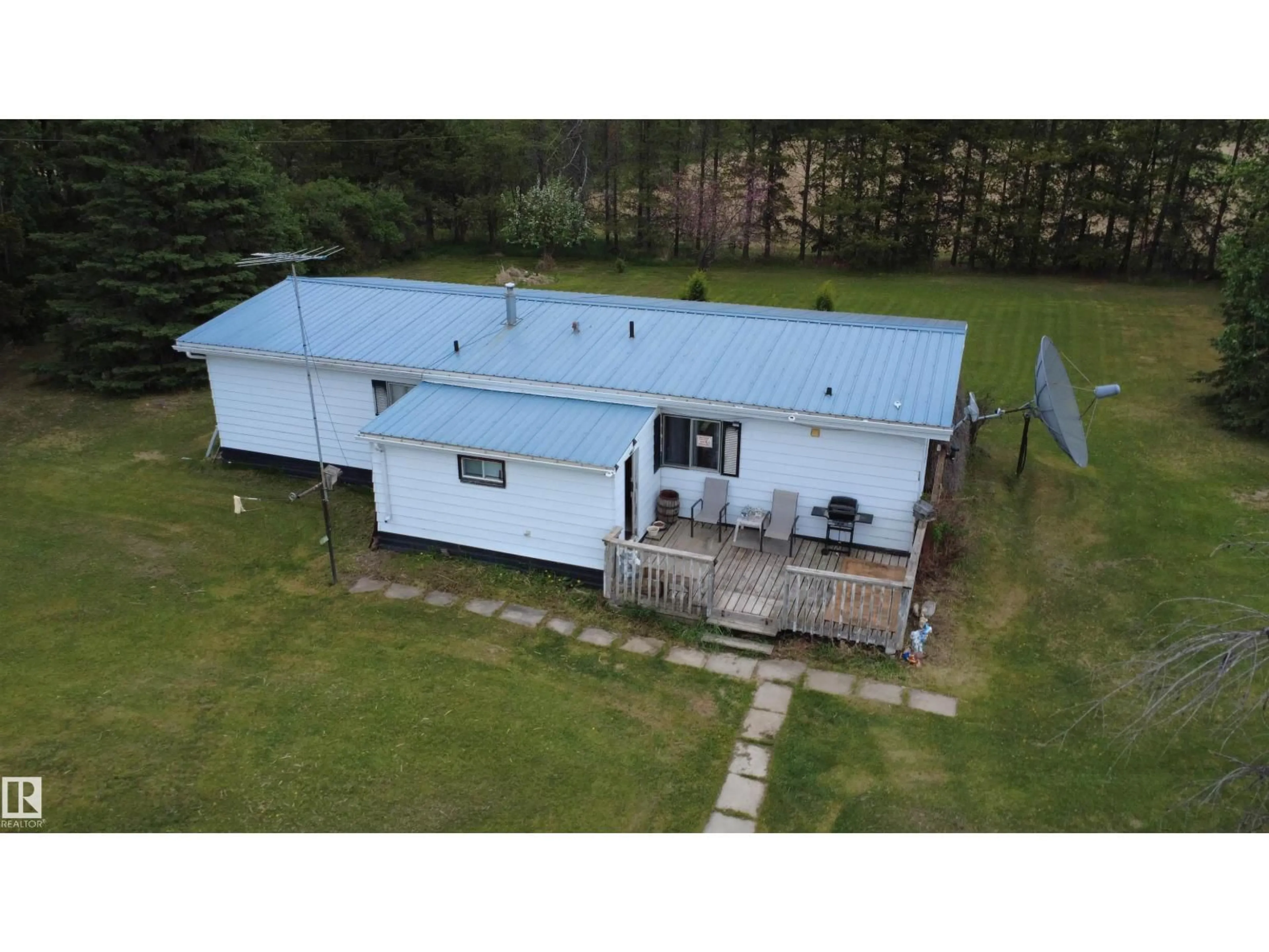 A pic from outside/outdoor area/front of a property/back of a property/a pic from drone, building for 53024A RR 84, Rural Yellowhead Alberta T0E2M0
