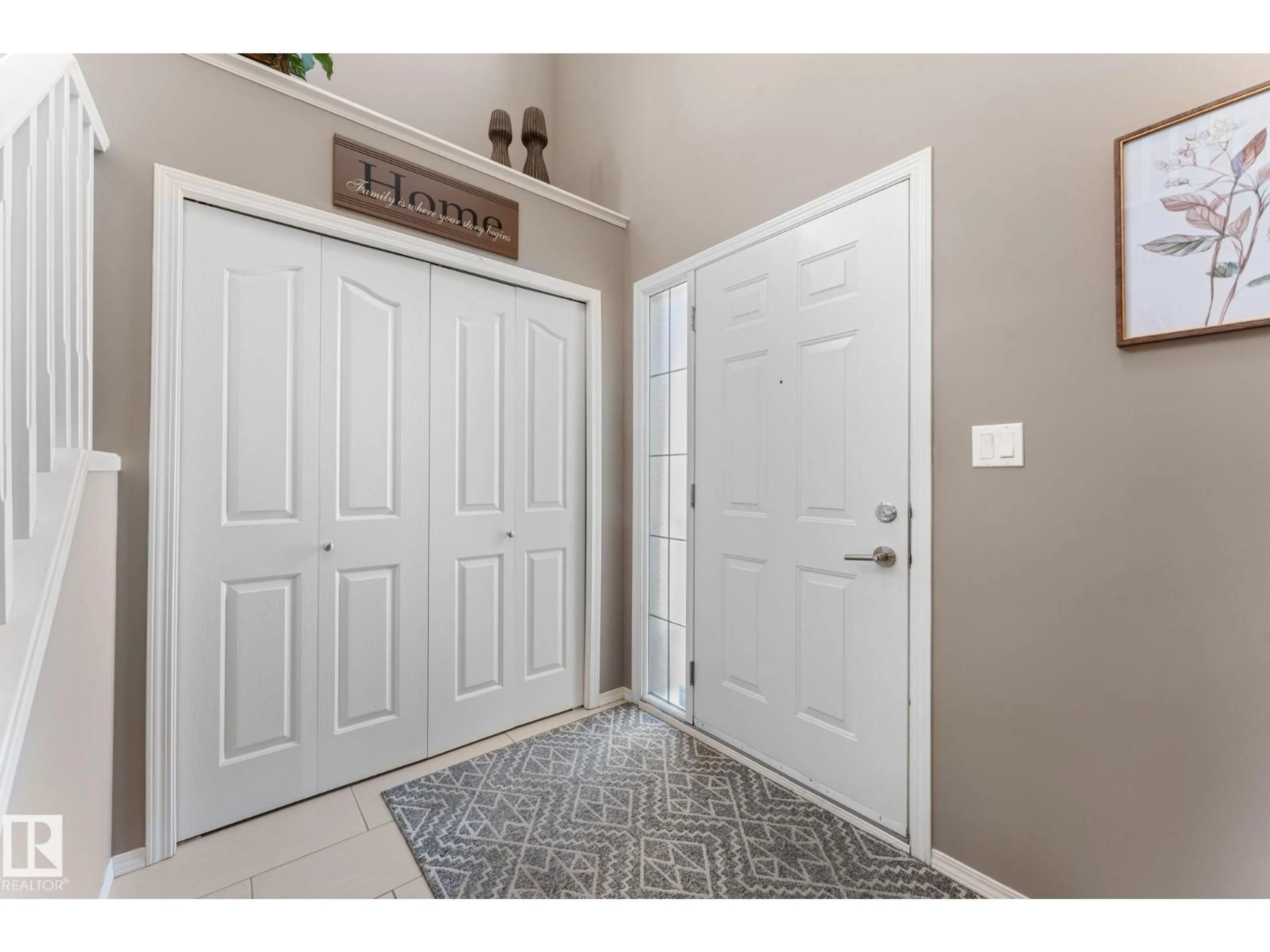 Indoor entryway for NW - 16128 130 ST, Edmonton Alberta T6V1V8