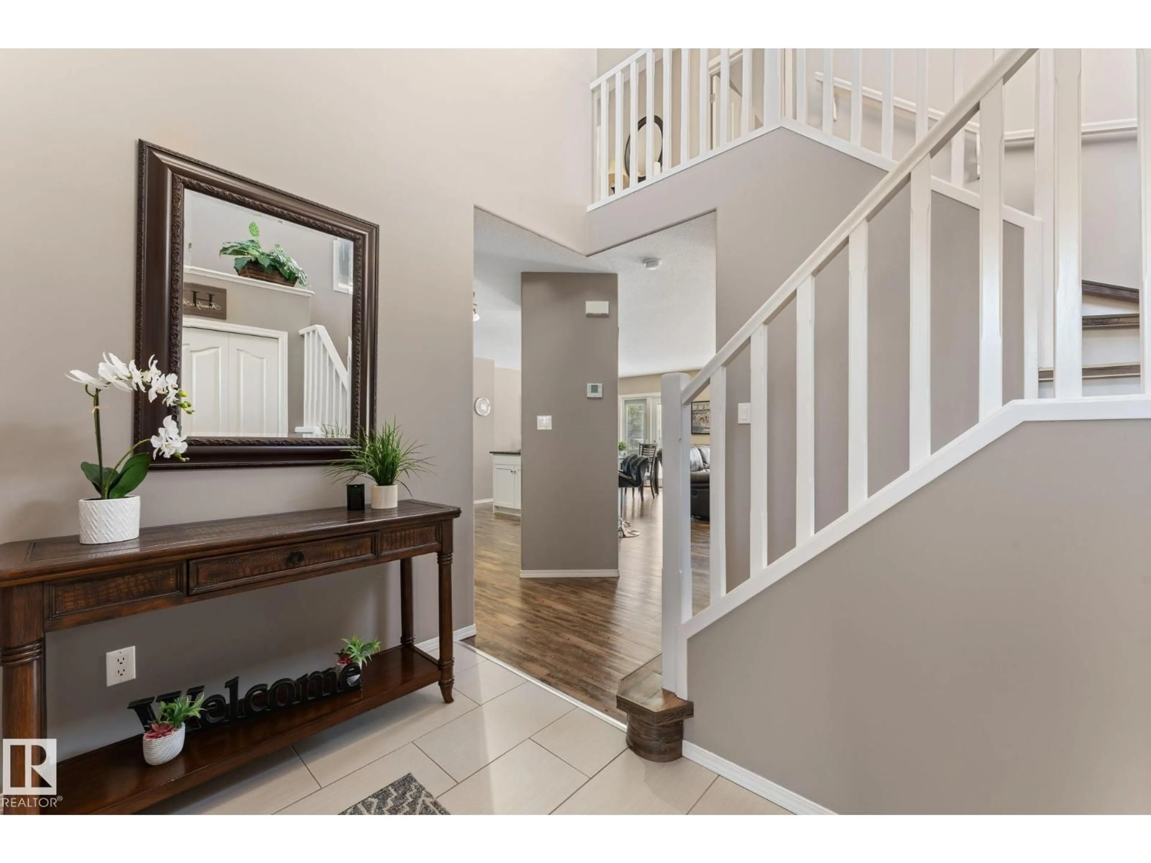 Indoor entryway for NW - 16128 130 ST, Edmonton Alberta T6V1V8