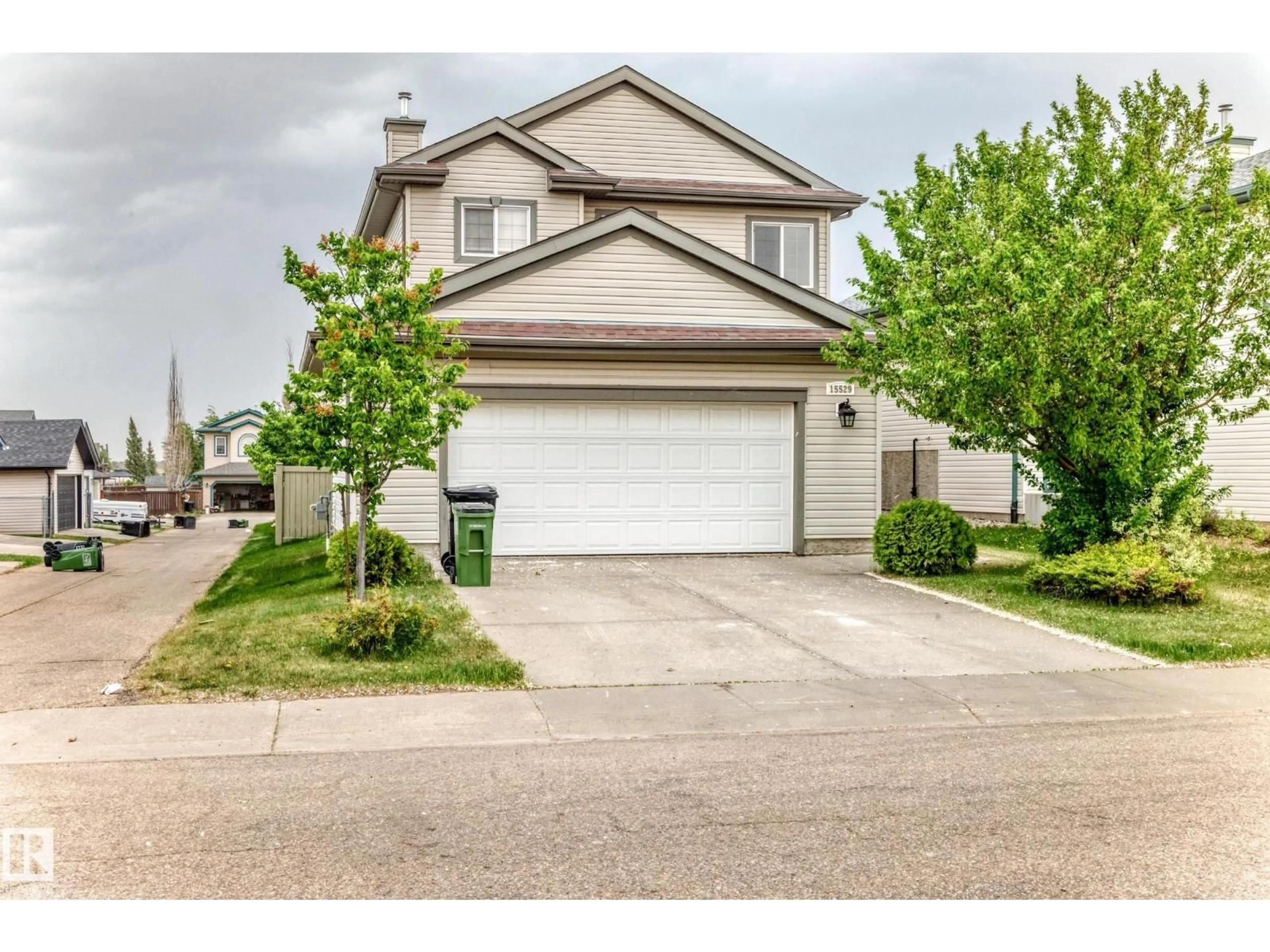 Home with vinyl exterior material, street for NW - 15529 47A ST, Edmonton Alberta T5Y0B6