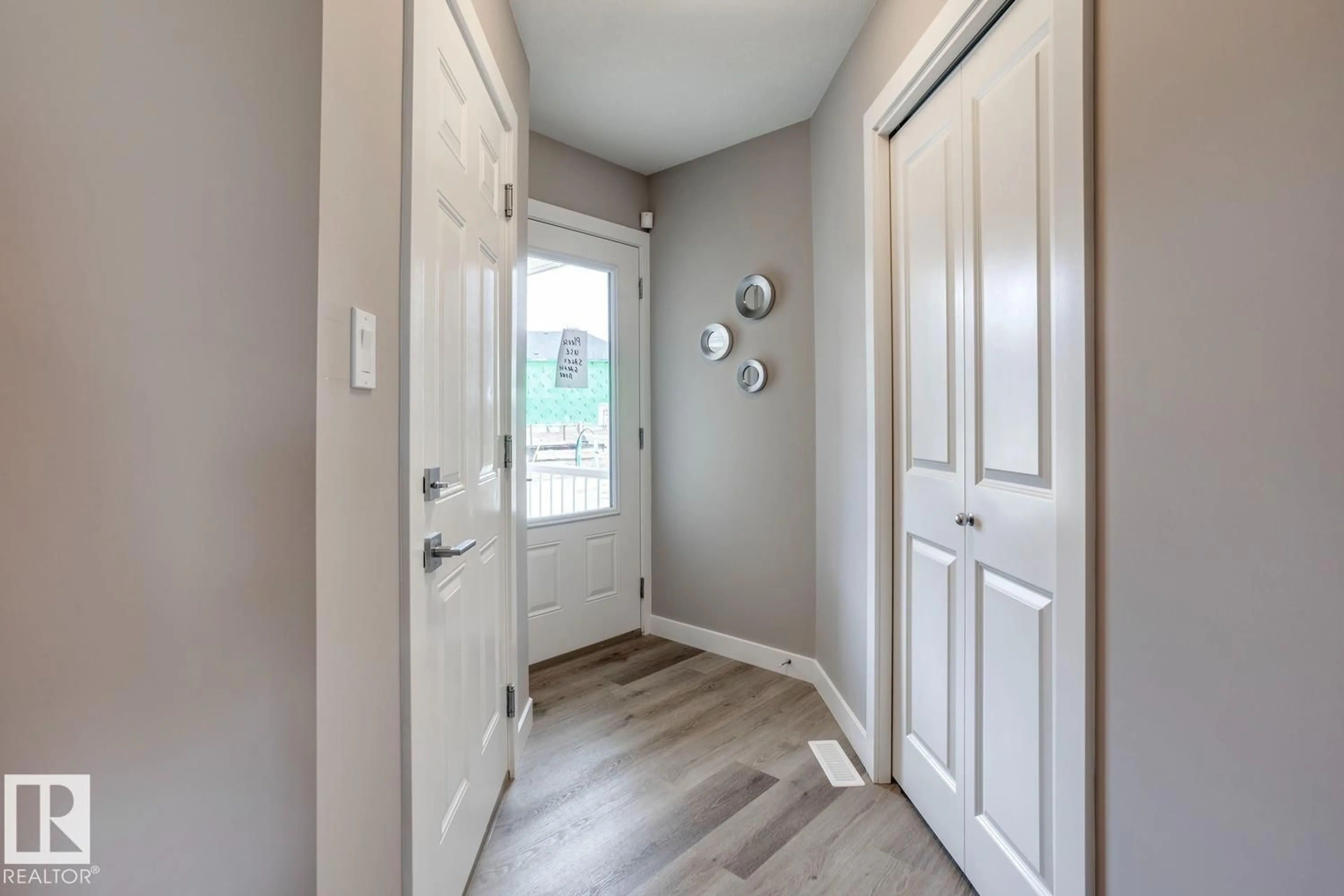 Indoor entryway for #45 - 13139 205 ST NW, Edmonton Alberta T5S0N1