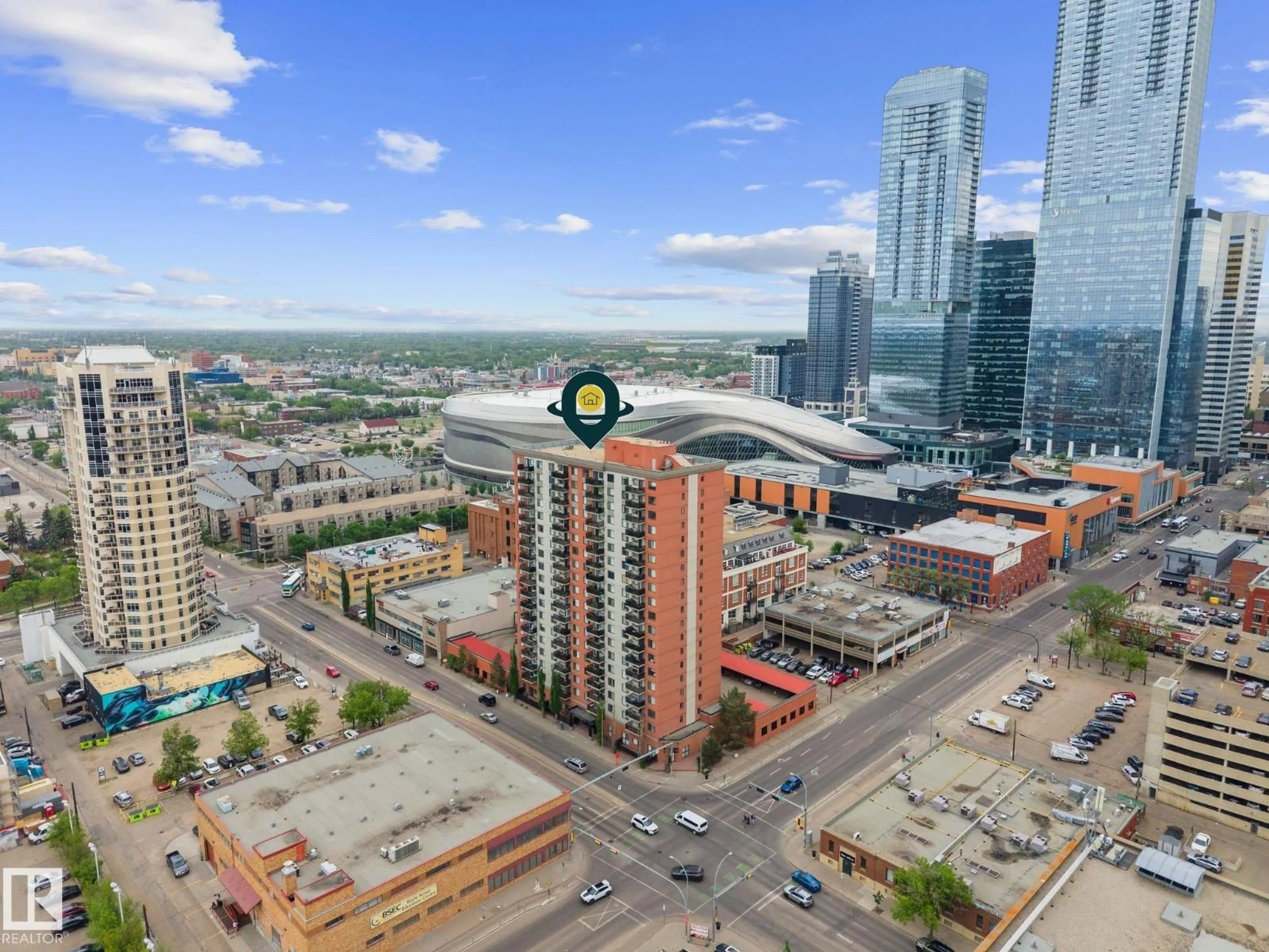 A pic from outside/outdoor area/front of a property/back of a property/a pic from drone, city buildings view from balcony for 905 10303 105 ST NW, Edmonton Alberta T5J5G3