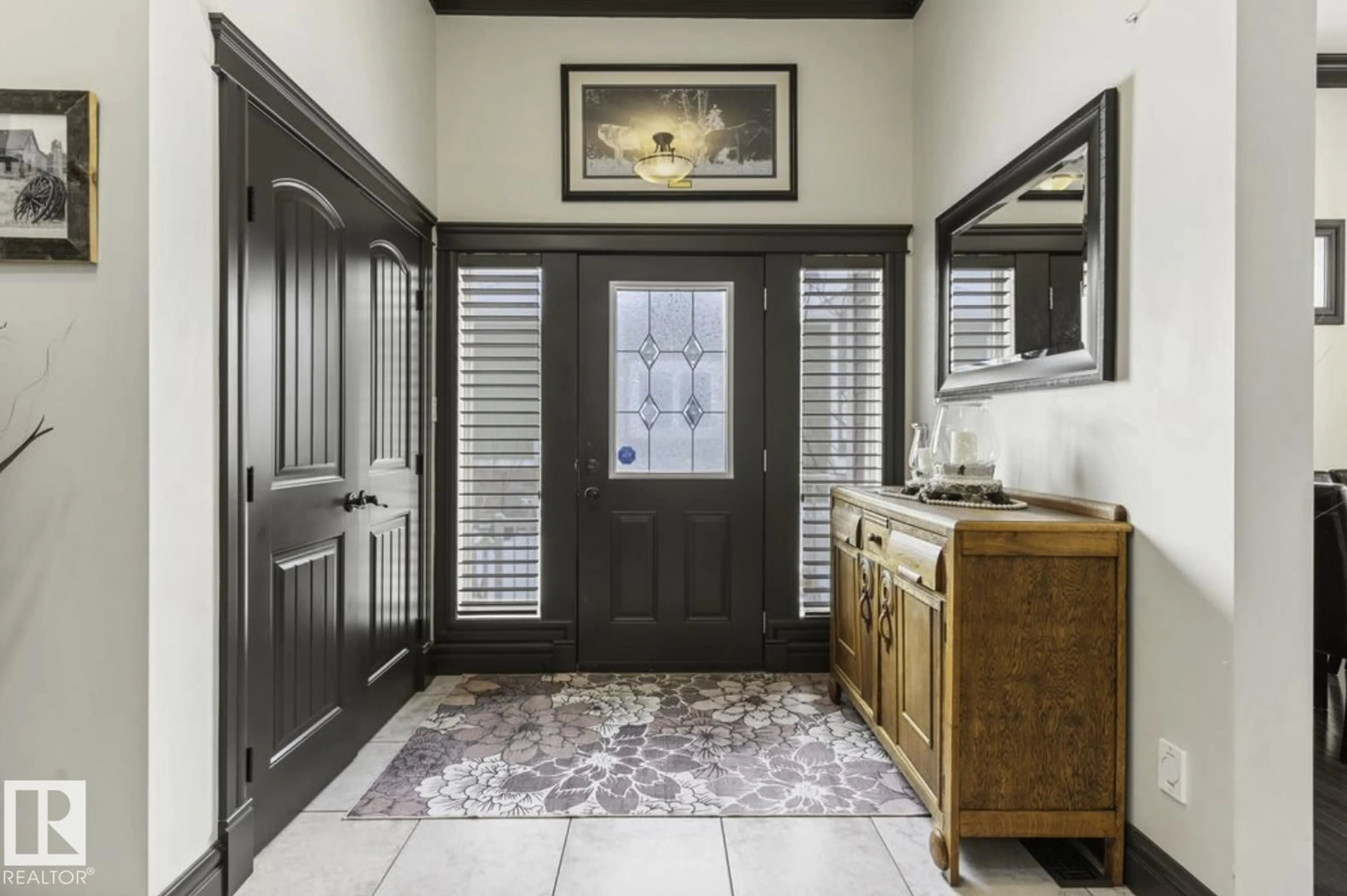 Indoor entryway for 51101 - 336 RR 222, Rural Strathcona County Alberta T8C1G9