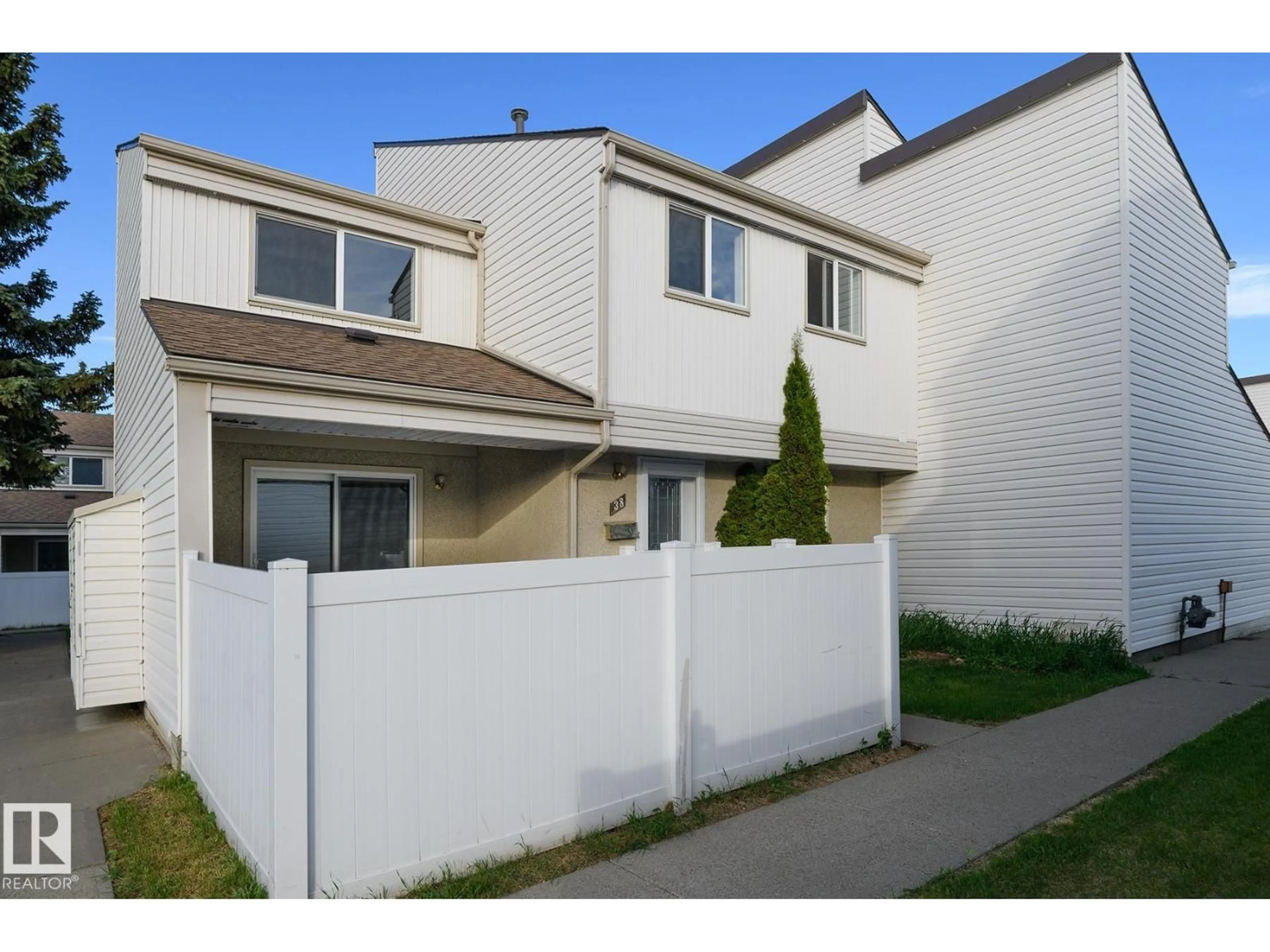 Unknown for 38 WOODVALE VG, Edmonton Alberta T6L1W2