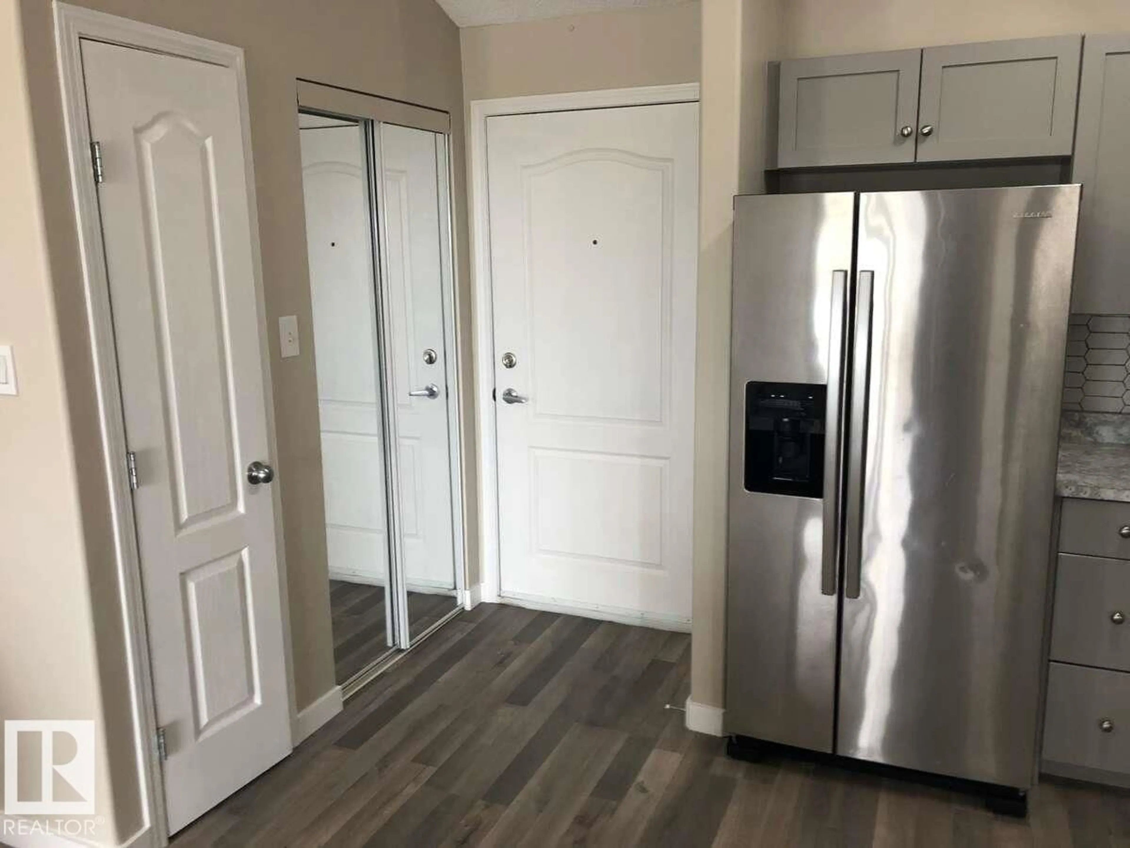 Indoor entryway for 405 EDWARDS DR, Edmonton Alberta T6X1N5