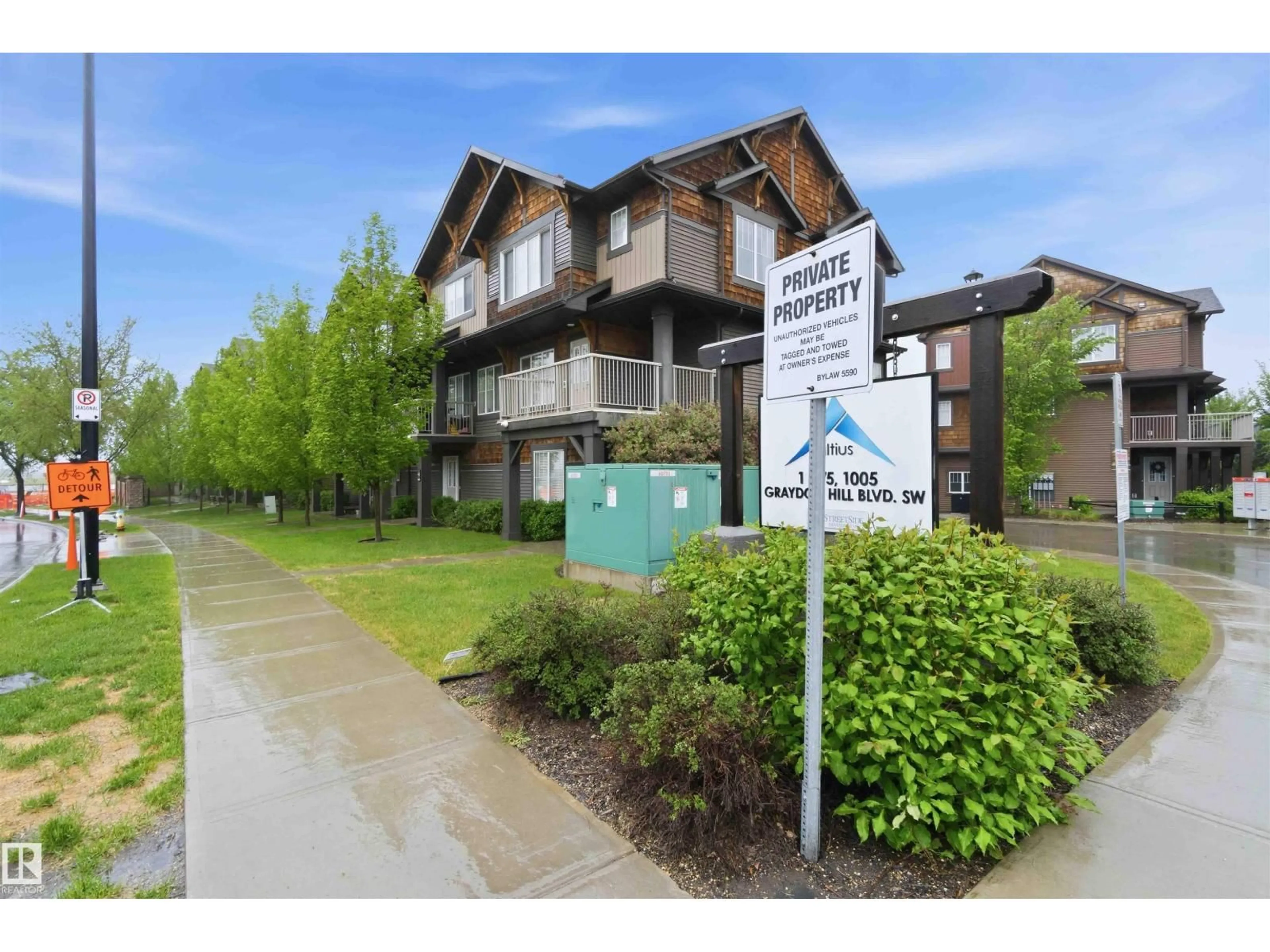 Unknown for 1005 - 36 GRAYDON HILL BV, Edmonton Alberta T6W3J5