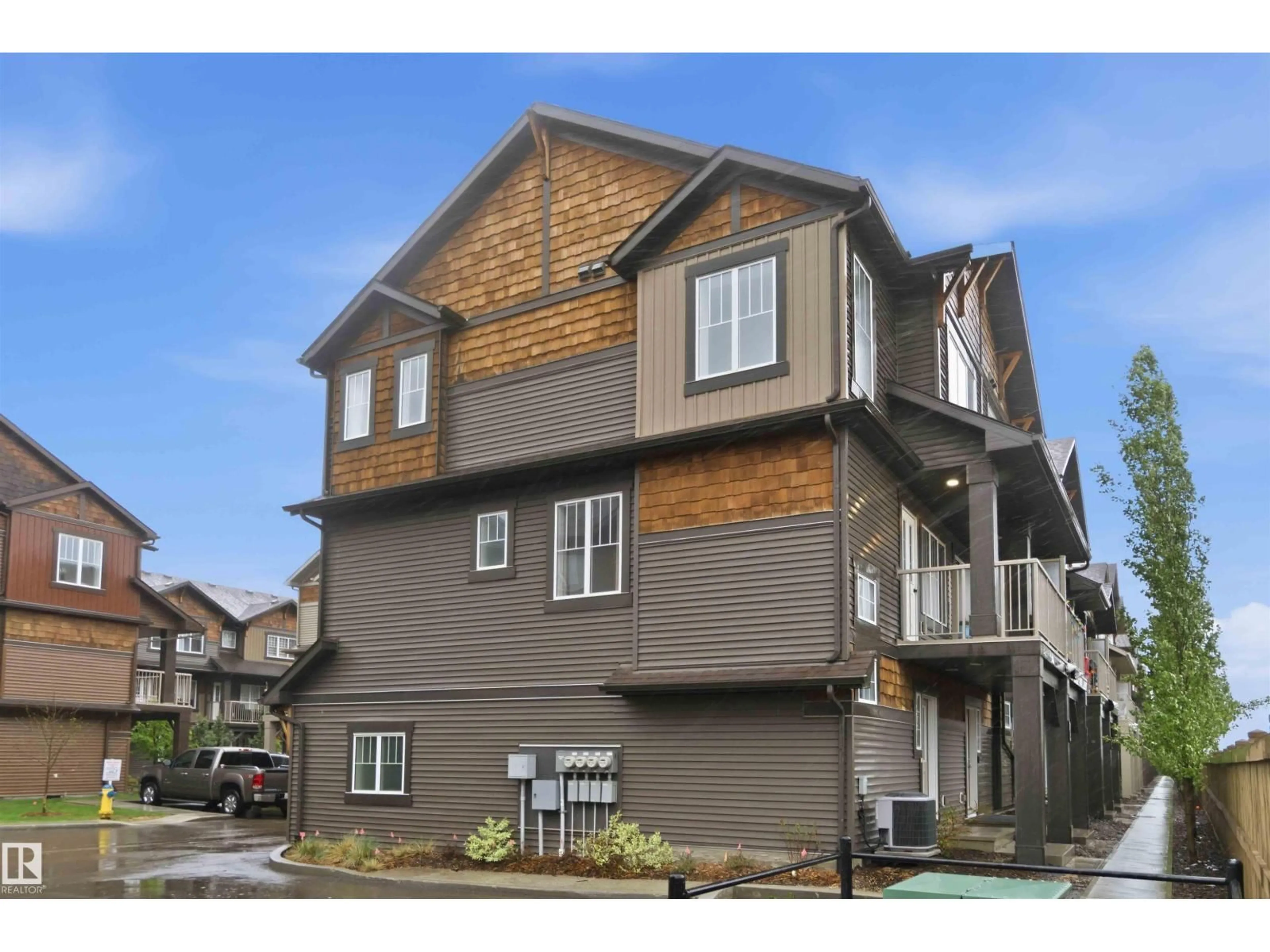Home with vinyl exterior material, street for 1005 - 36 GRAYDON HILL BV, Edmonton Alberta T6W3J5