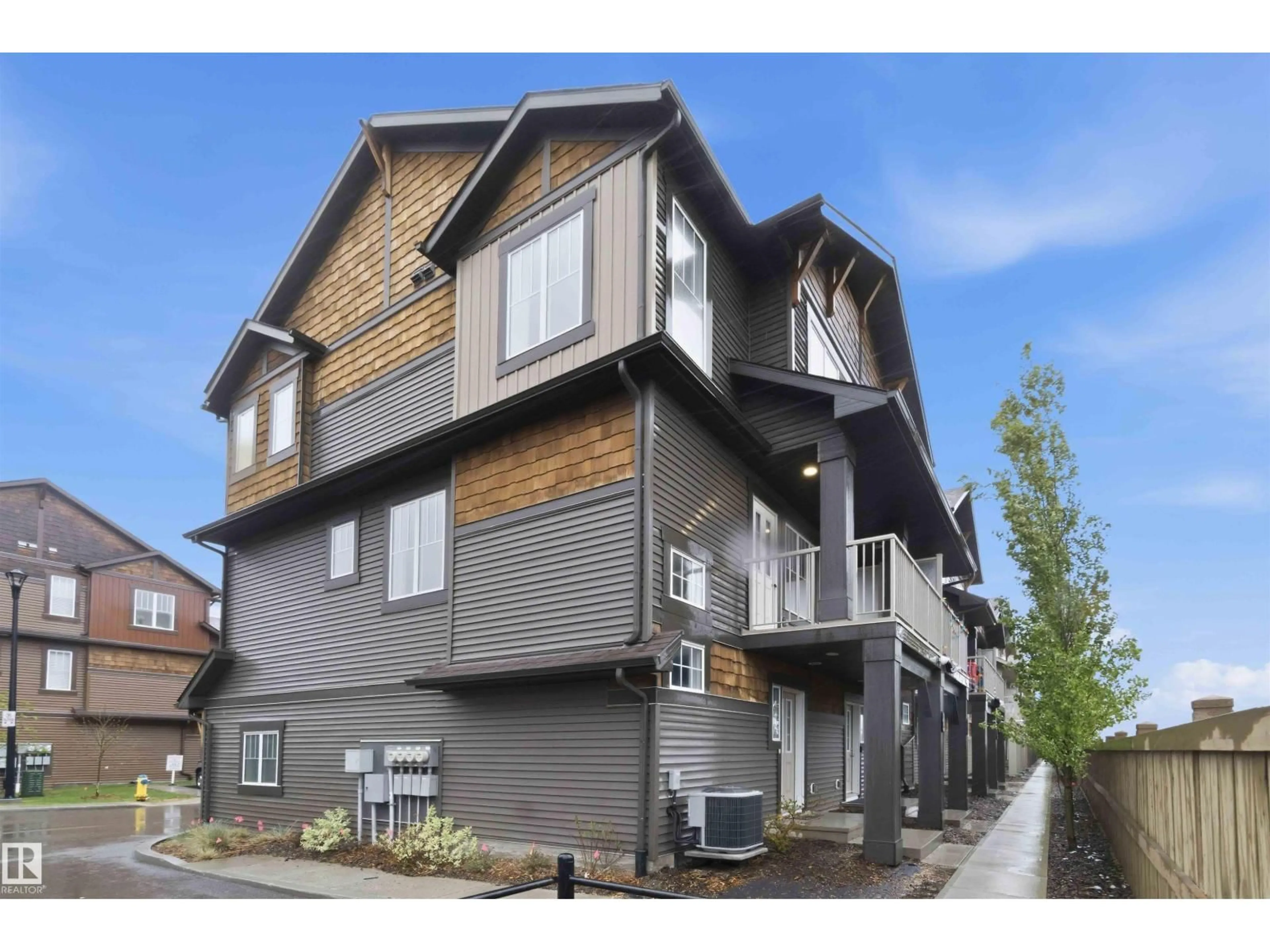Home with vinyl exterior material, street for 1005 - 36 GRAYDON HILL BV, Edmonton Alberta T6W3J5