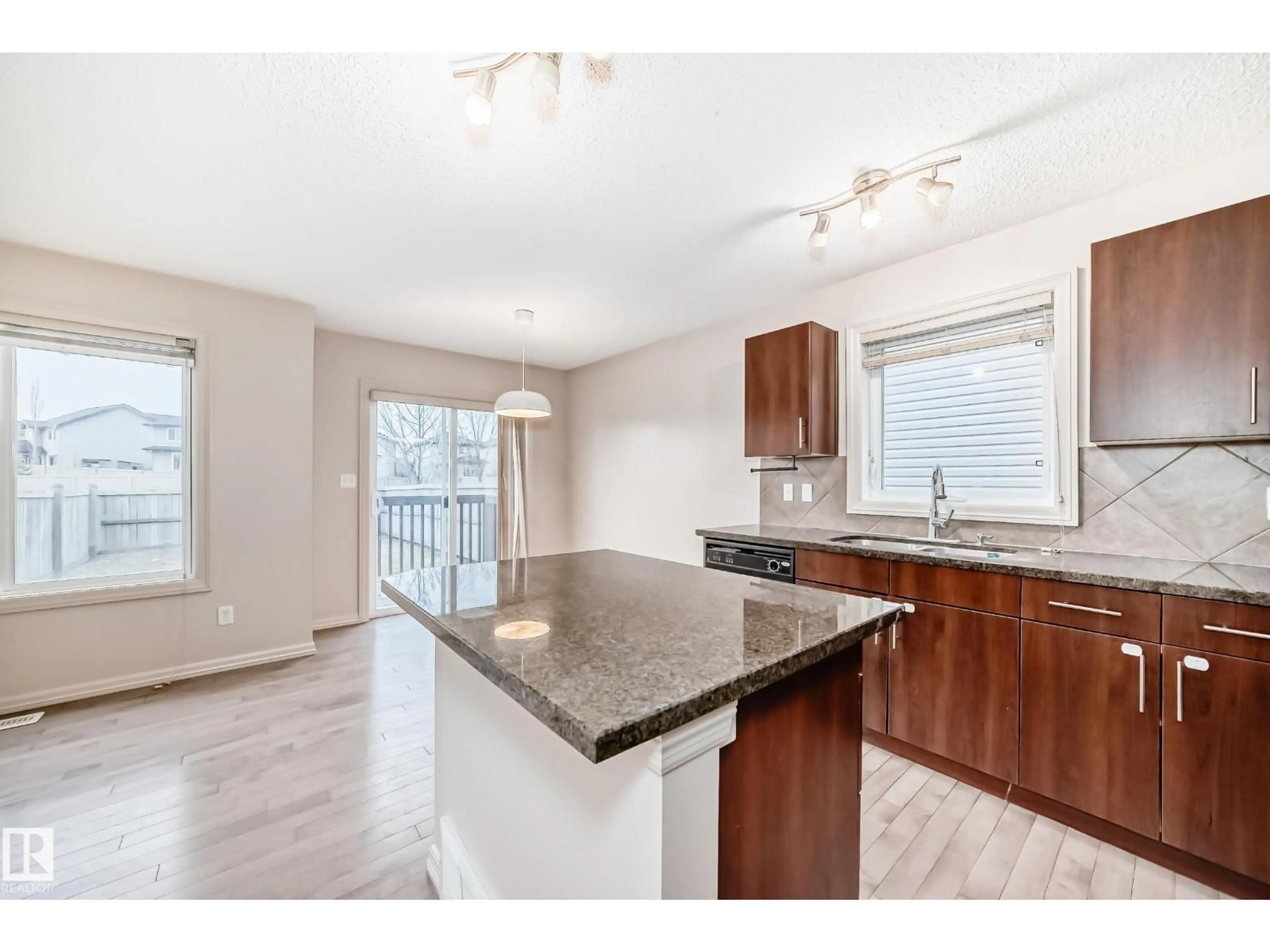 Open concept kitchen, unknown for 1285 CUNNINGHAM DR, Edmonton Alberta T6W0R7